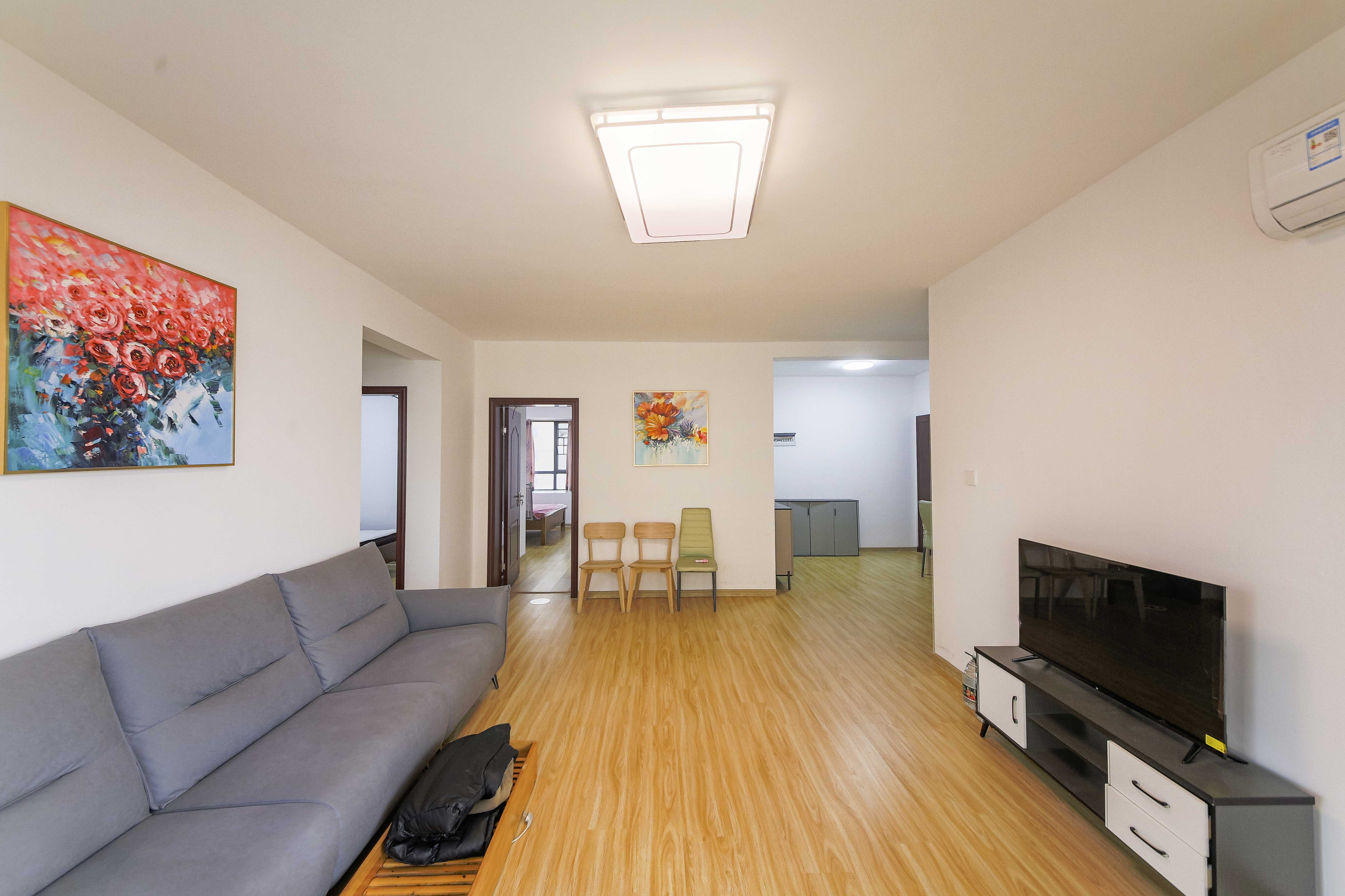 水墨林溪  3室2厅2卫    106.0万 水墨林溪  3室2厅2卫    106.0万客厅