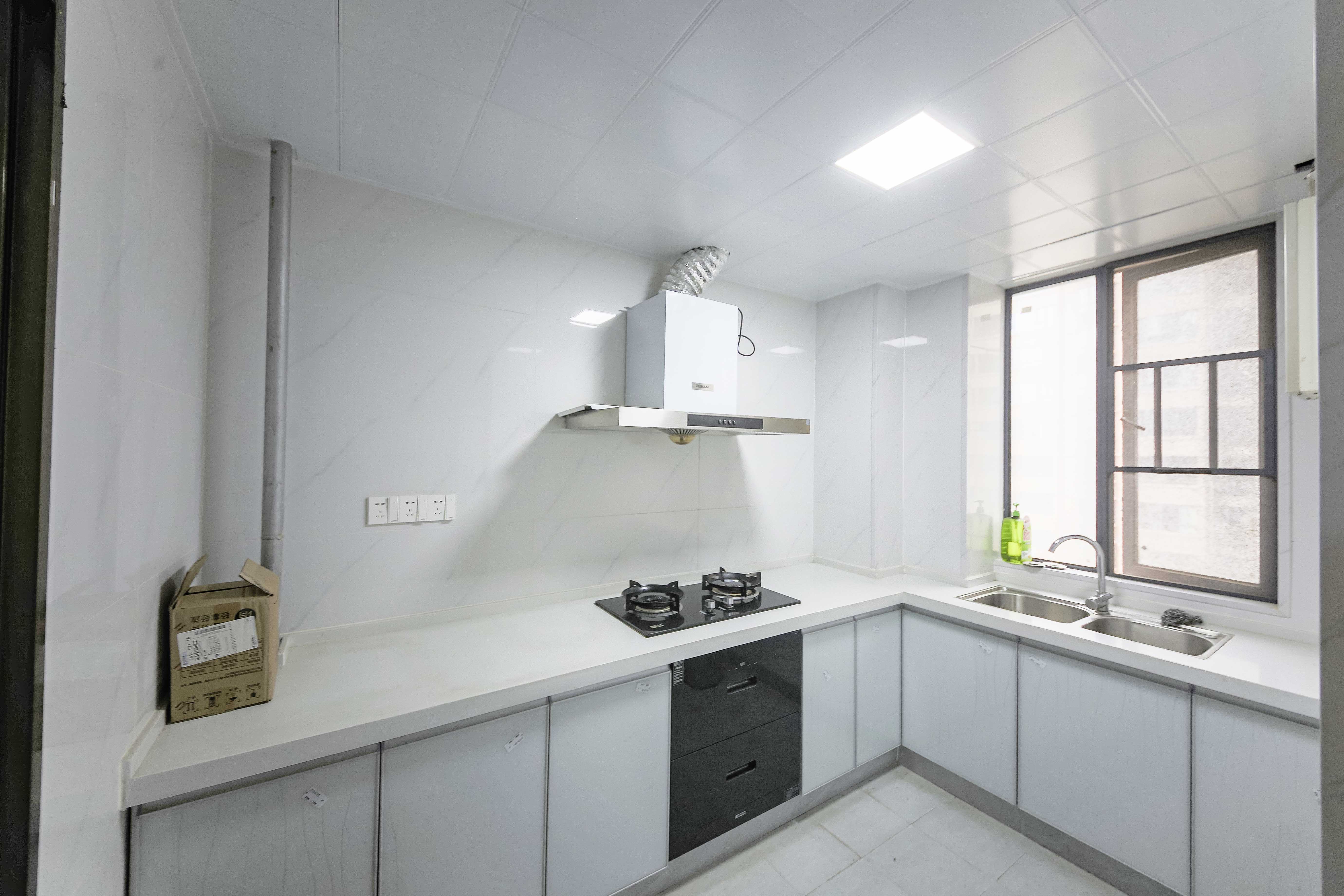 水墨林溪  3室2厅2卫    106.0万 水墨林溪  3室2厅2卫    106.0万厨房