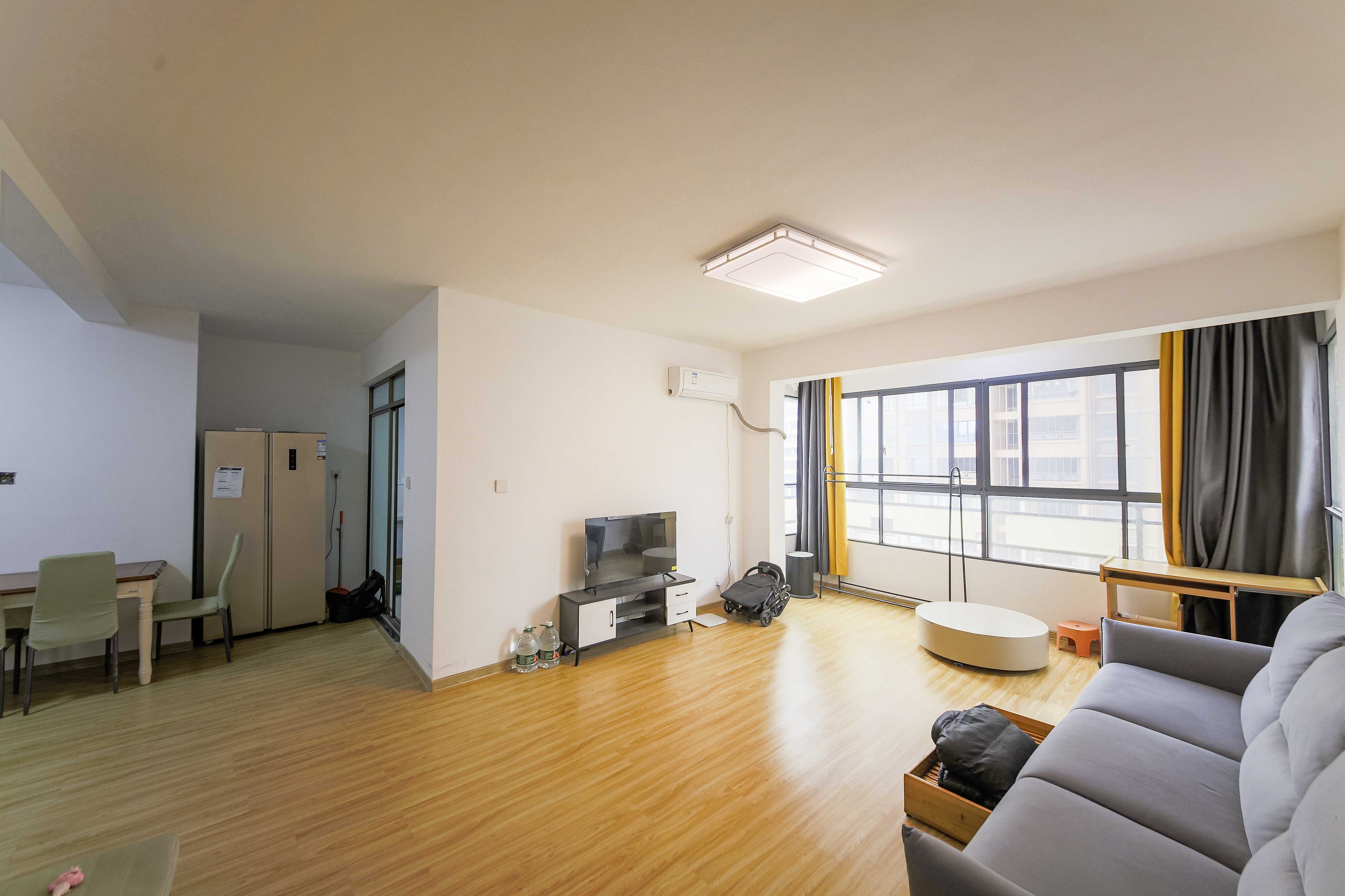 水墨林溪  3室2厅2卫    106.0万 水墨林溪  3室2厅2卫    106.0万客厅