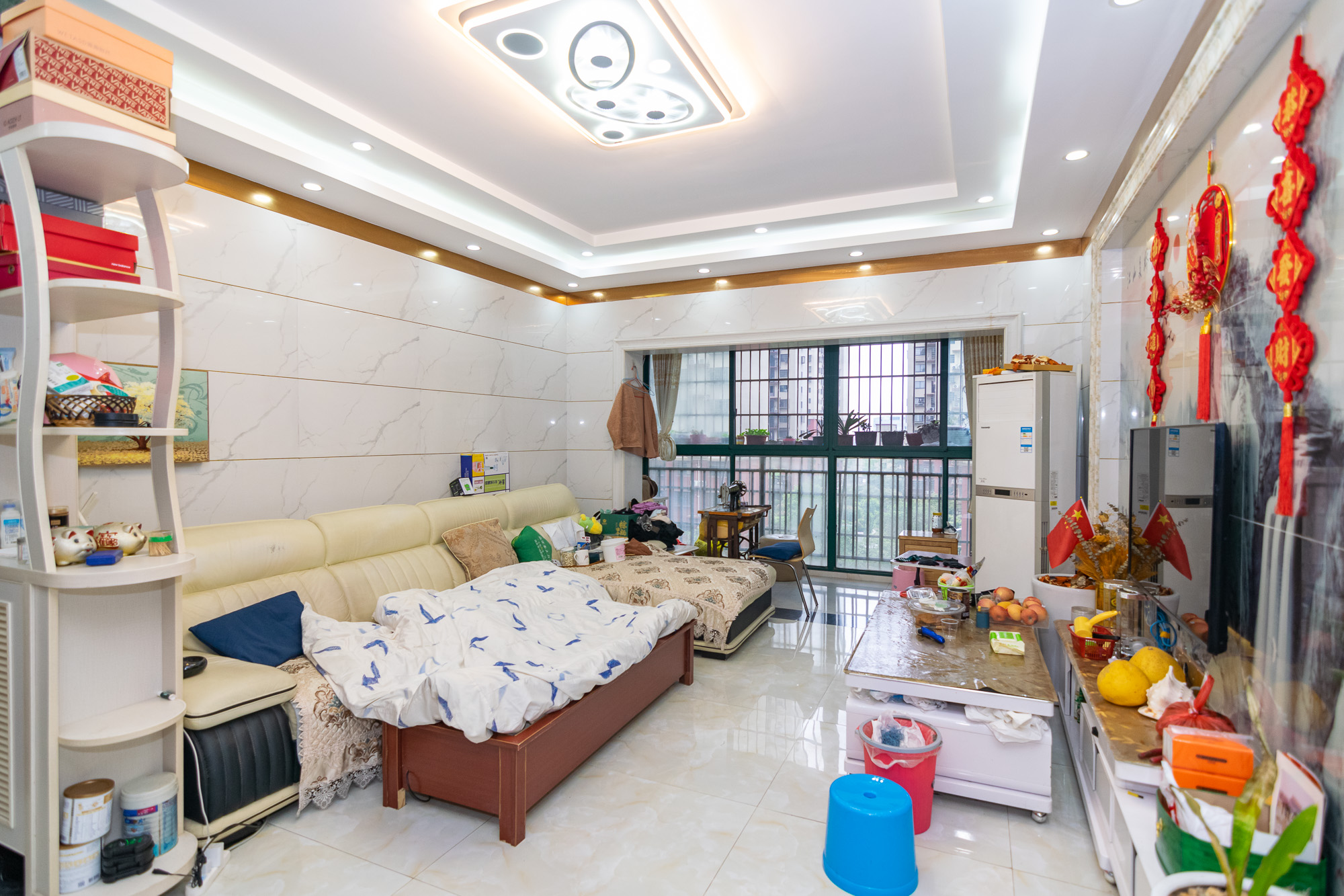 红建滨水铭城 3室2厅1卫 64.0万 红建滨水铭城 3室2厅1卫 64.0万客厅