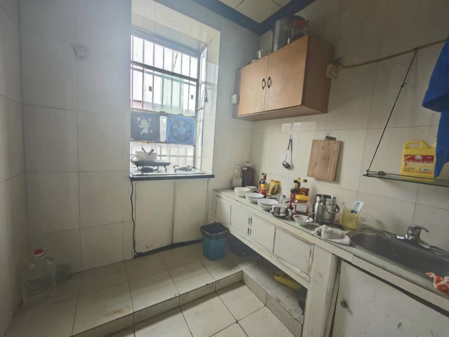 华西楼 2室1厅1卫 25.0万 华西楼 2室1厅1卫 25.0万室内图