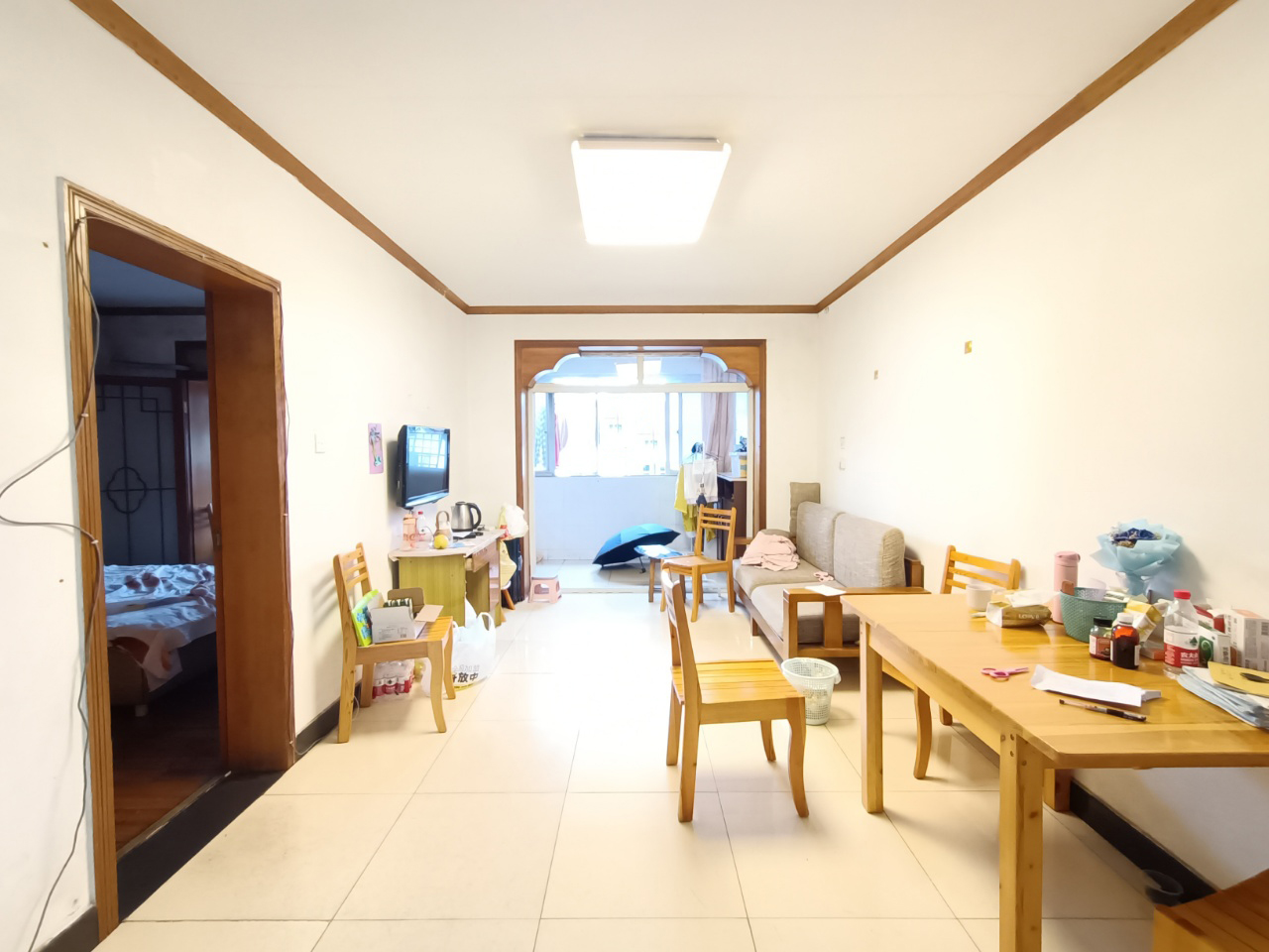 塔松小区  2室1厅1卫   60.00万客厅
