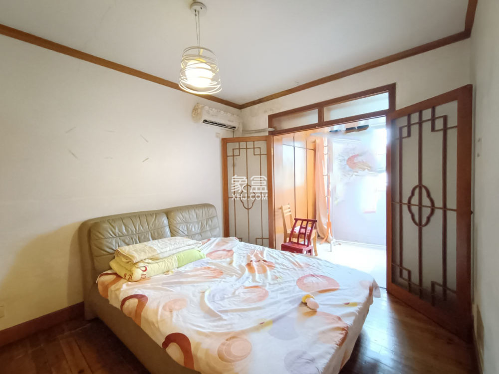 塔松小區(qū)  2室1廳1衛(wèi)   60.00萬