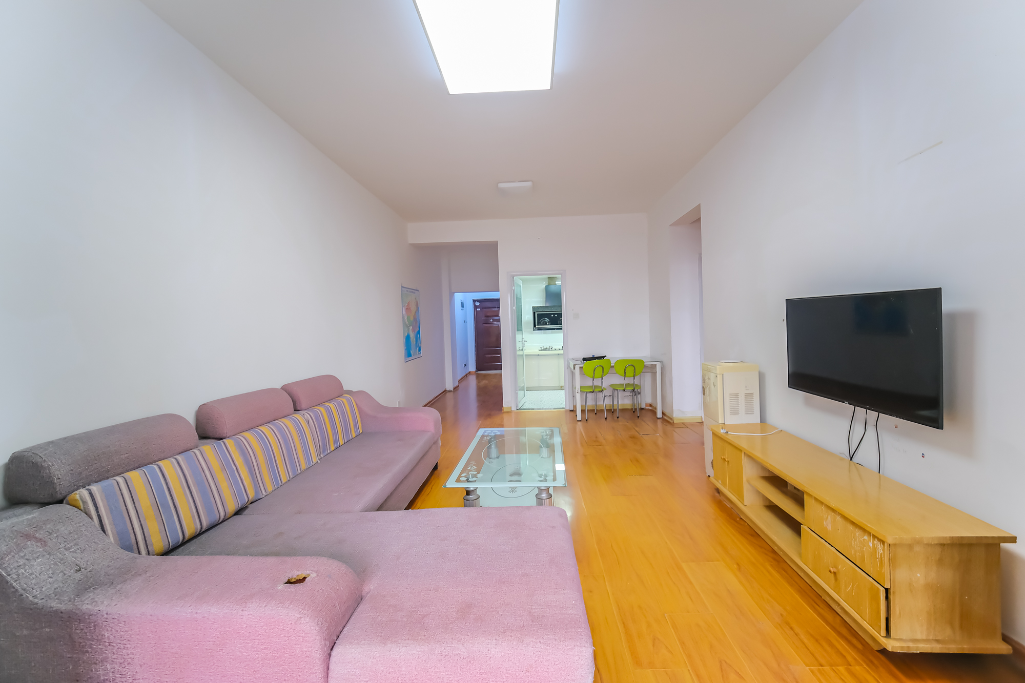 月亮湾草莓街区一、二期  3室2厅1卫    65.8万 月亮湾草莓街区一、二期  3室2厅1卫    65.8万客厅