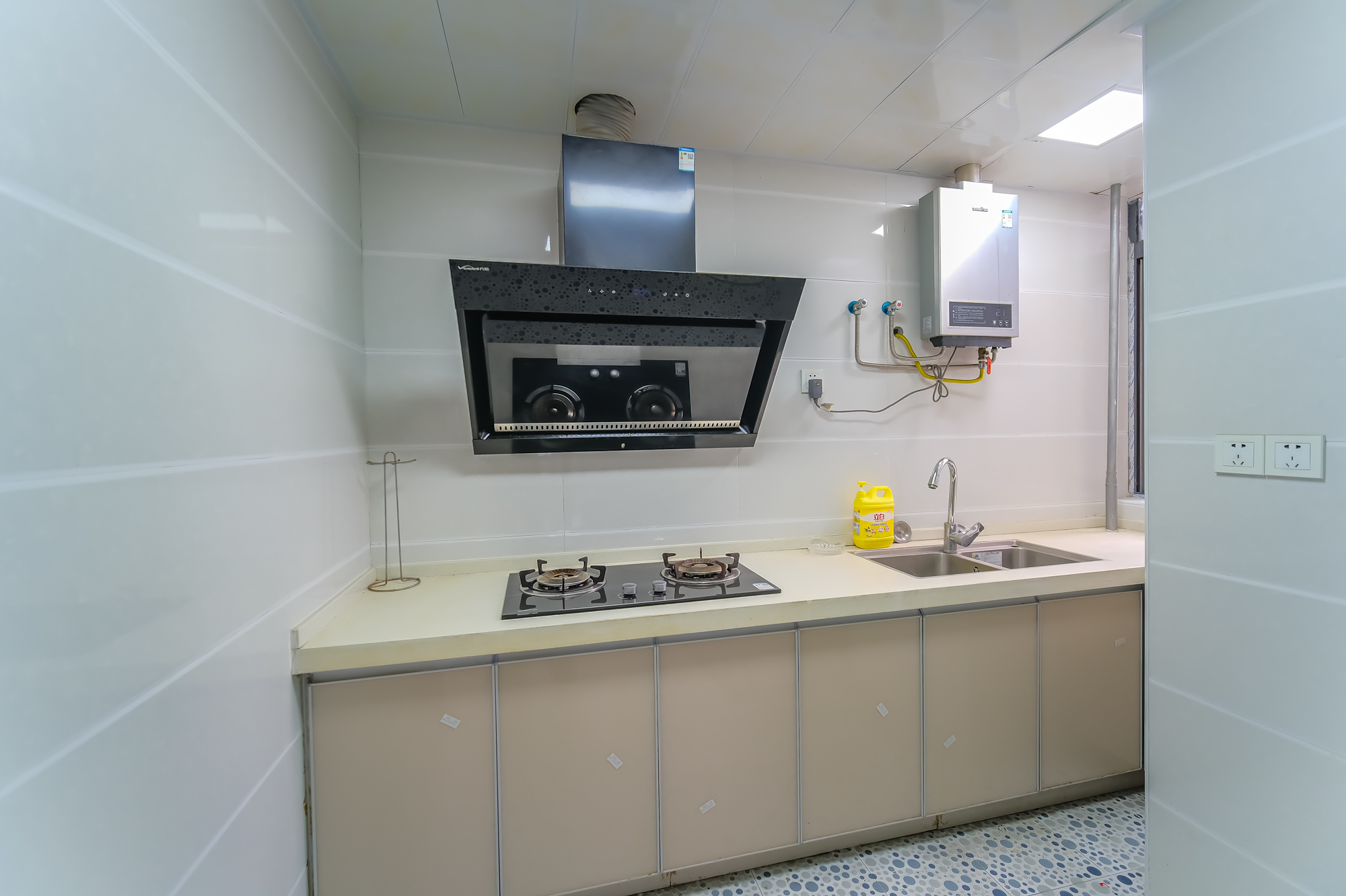 月亮湾草莓街区一、二期  3室2厅1卫    65.8万 月亮湾草莓街区一、二期  3室2厅1卫    65.8万厨房