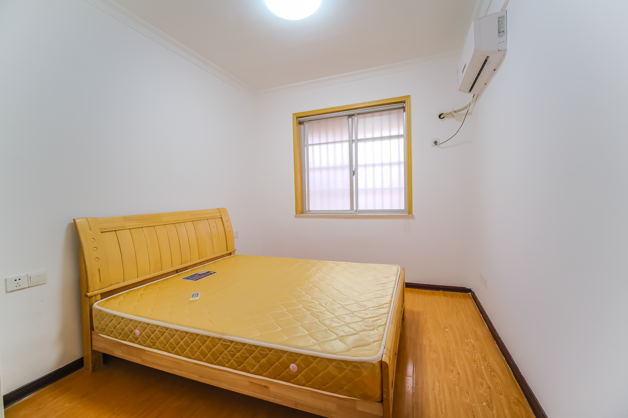 红树湾  3室2厅2卫    83.8万卧室