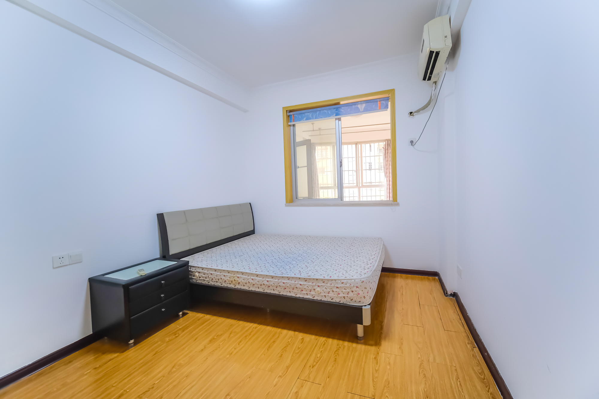 红树湾  3室2厅2卫    83.8万卧室