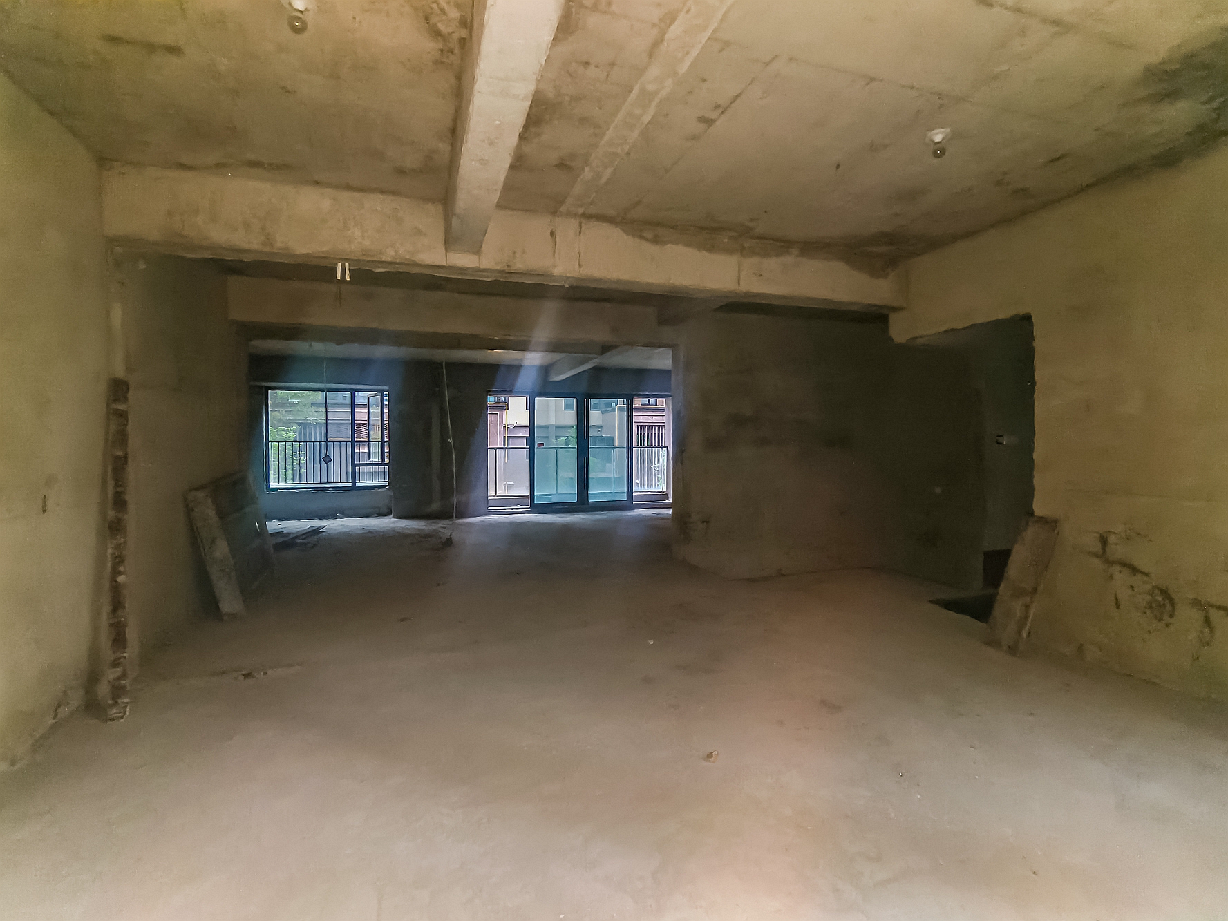 合能枫丹新里  5室2厅2卫    198.0万卧室