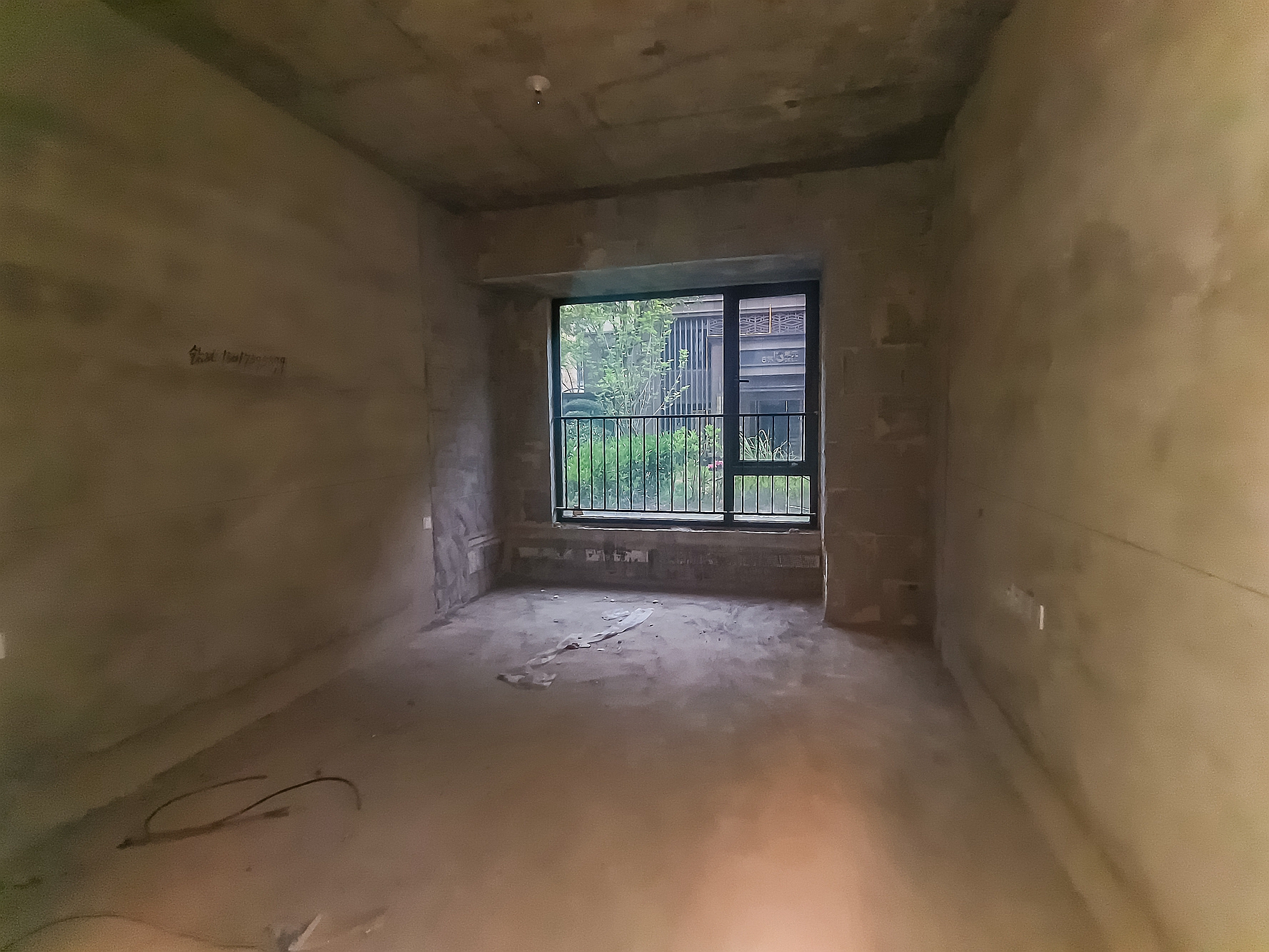 合能枫丹新里  5室2厅2卫    198.0万卧室