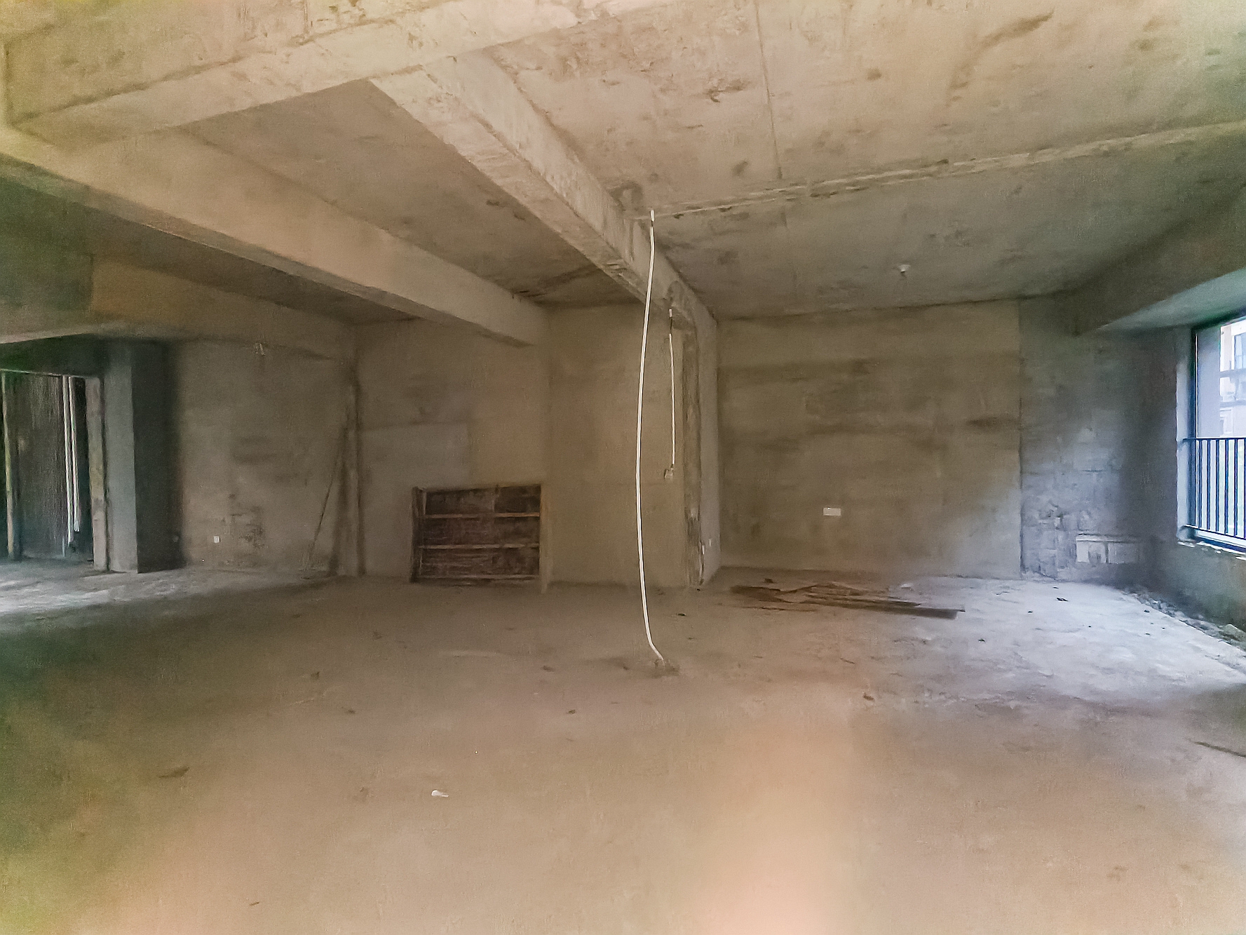 合能枫丹新里  5室2厅2卫    198.0万卧室