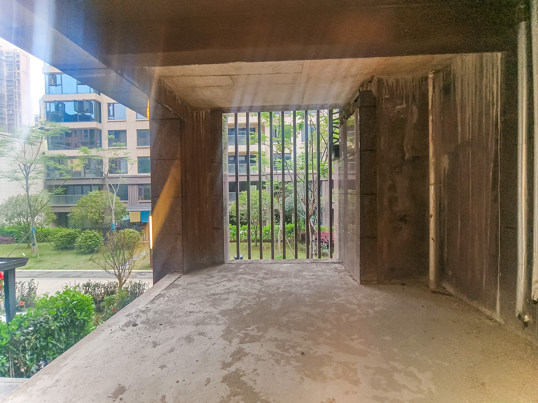 合能枫丹新里  5室2厅2卫    198.0万阳台