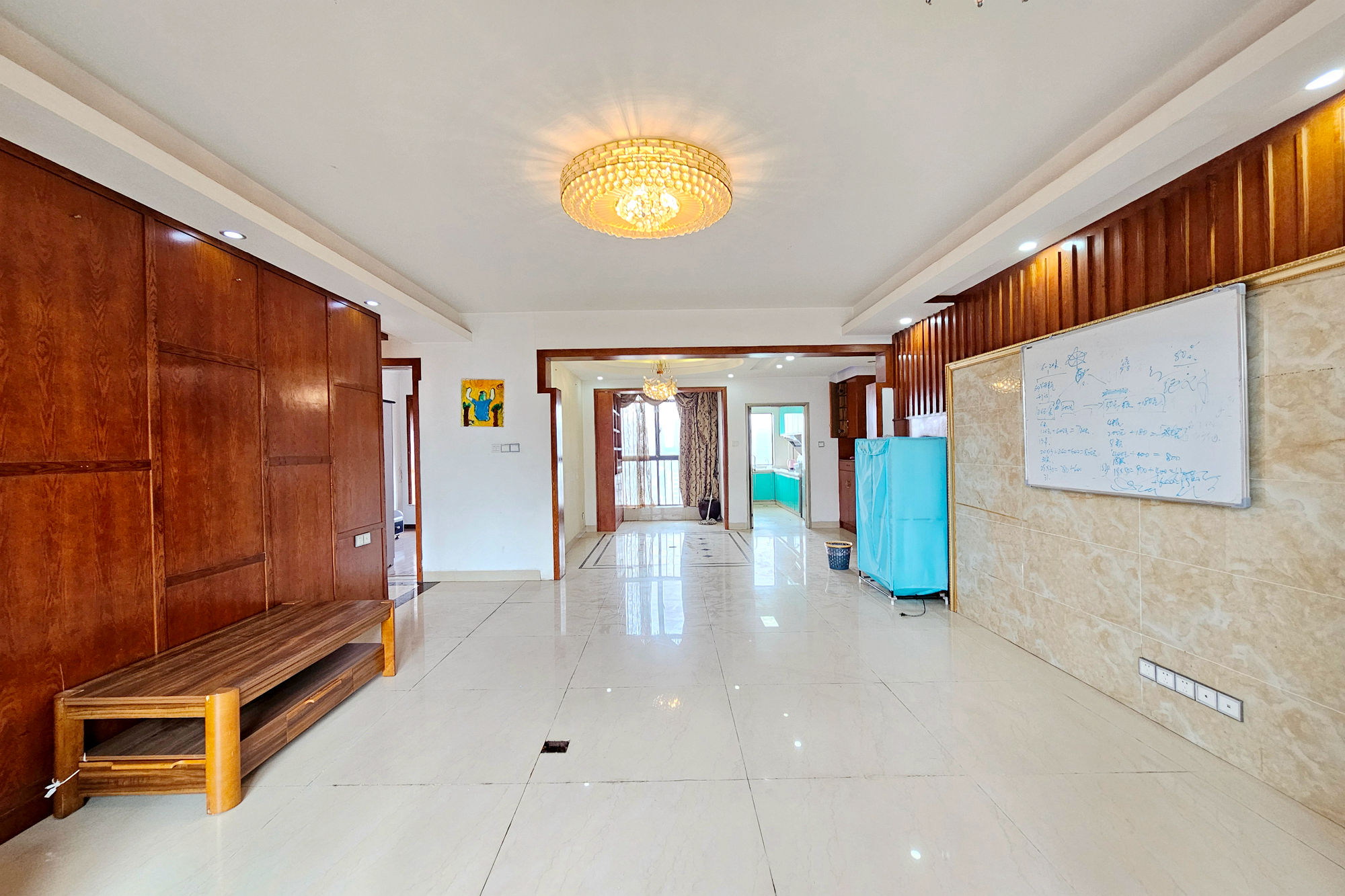 茂华国际湘 4室2厅2卫 167.8万 茂华国际湘 4室2厅2卫 167.8万客厅