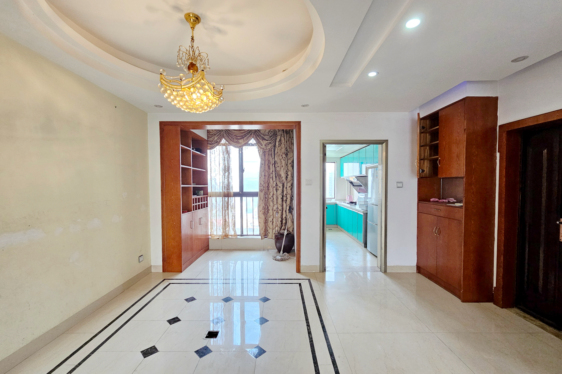 茂华国际湘 4室2厅2卫 167.8万 茂华国际湘 4室2厅2卫 167.8万客厅