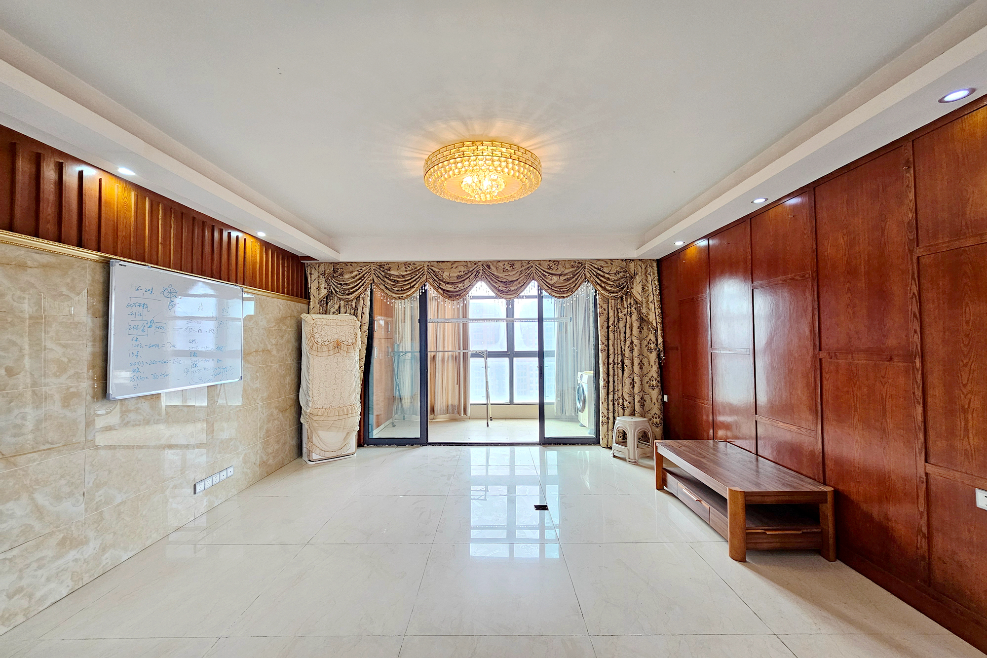 茂华国际湘 4室2厅2卫 167.8万 茂华国际湘 4室2厅2卫 167.8万客厅