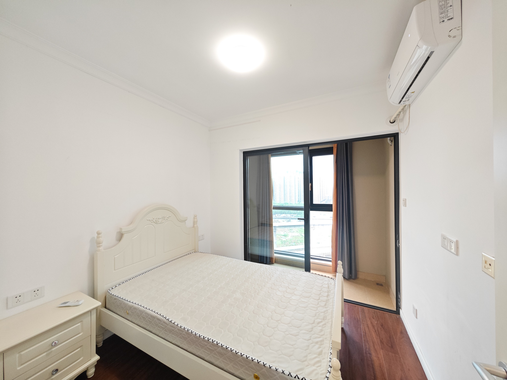 万科魅力之城观澜里 3室2厅2卫 105.8万 万科魅力之城观澜里 3室2厅2卫 105.8万卧室