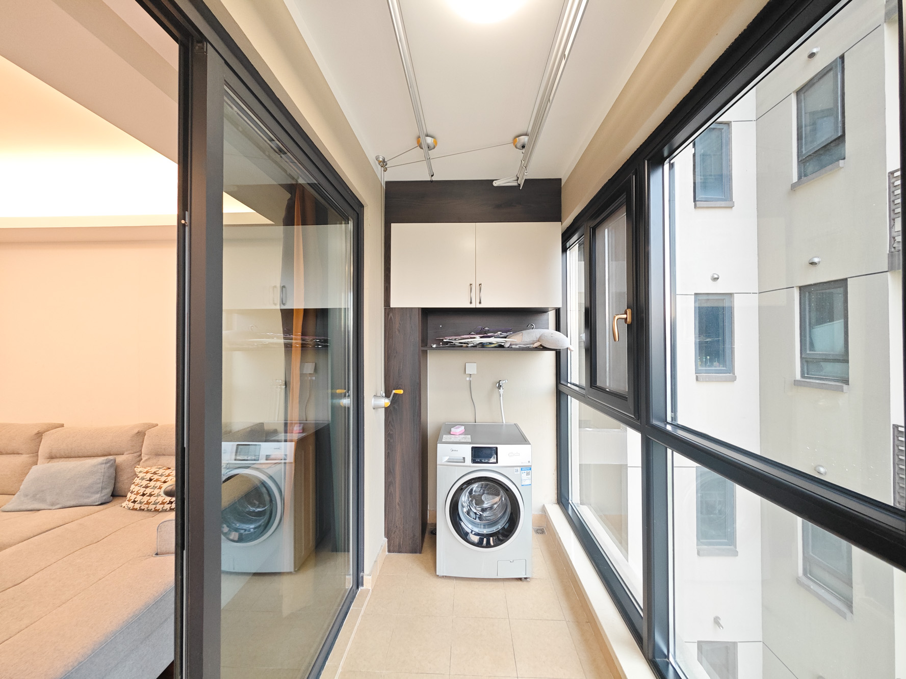 万科魅力之城观澜里  3室2厅2卫    105.8万阳台