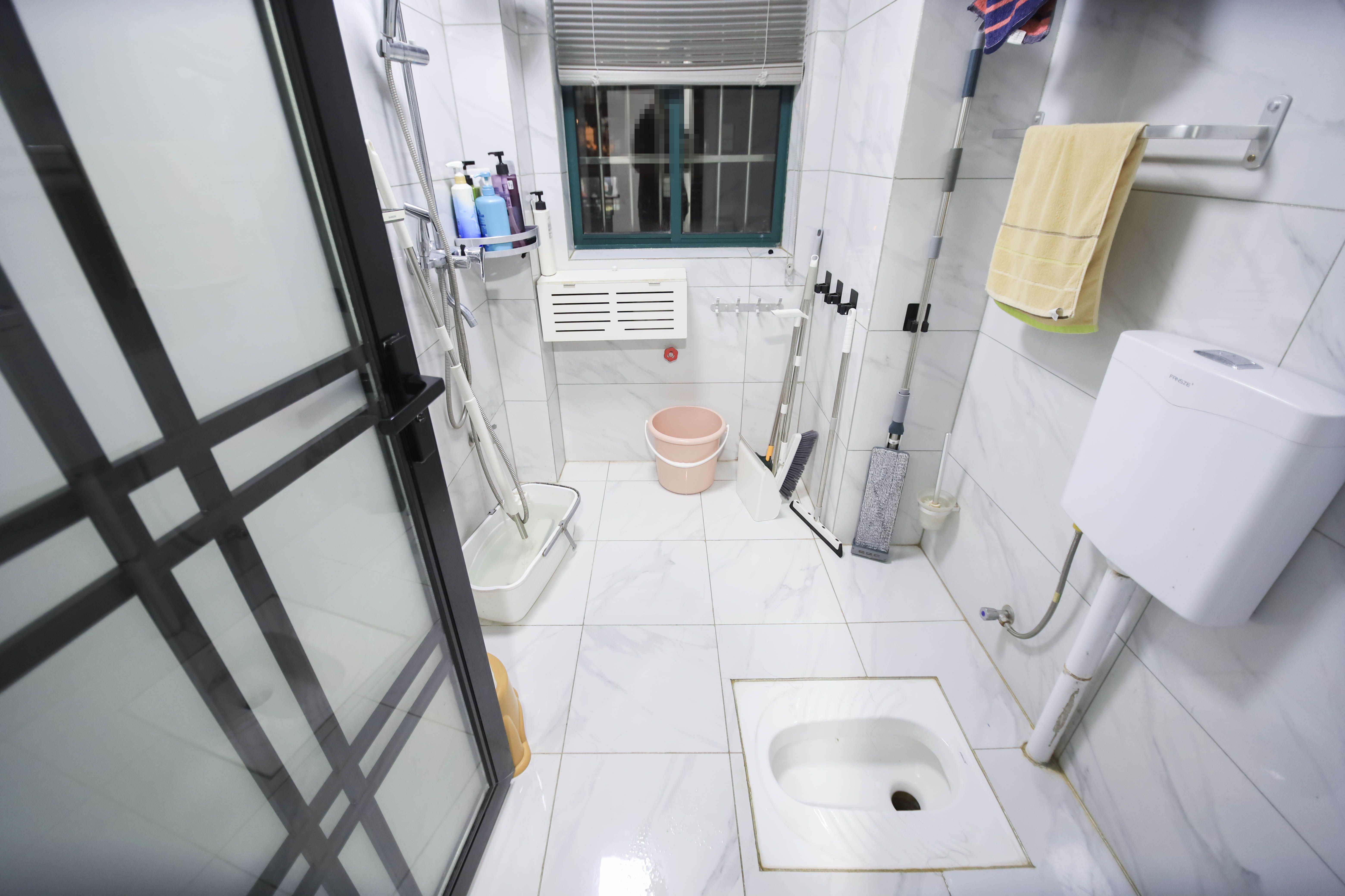 华盛世纪新城 4室2厅2卫 145.8万 华盛世纪新城 4室2厅2卫 145.8万卫生间