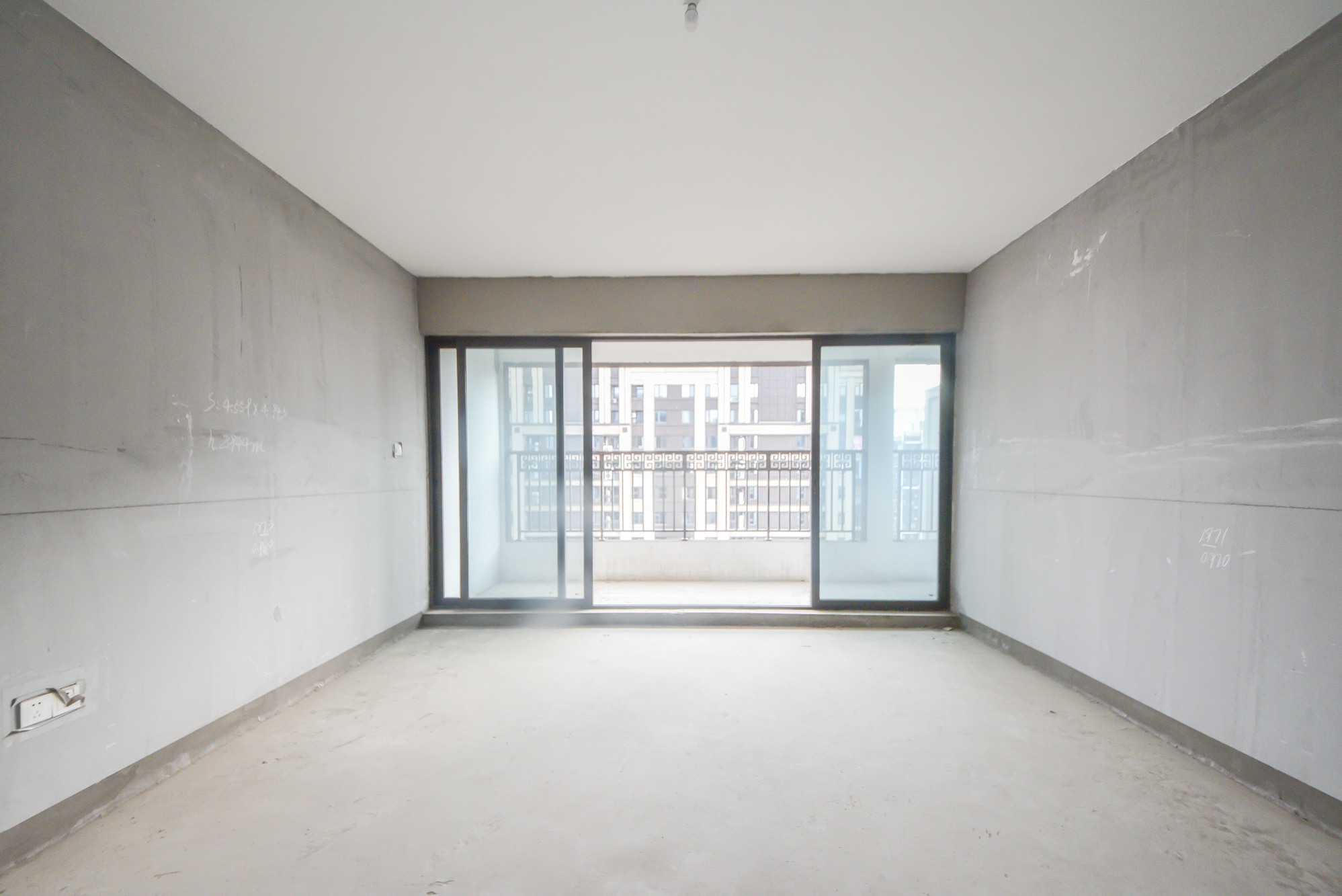 建发央玺(建发泱玺雅苑)  4室2厅3卫    350.0万 建发央玺(建发泱玺雅苑)  4室2厅3卫    350.0万室内图1