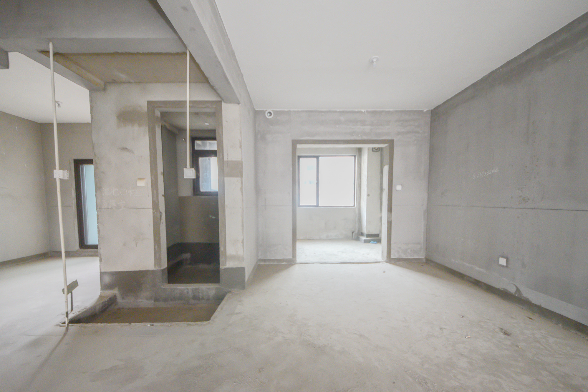 建发央玺(建发泱玺雅苑)  4室2厅3卫    350.0万 建发央玺(建发泱玺雅苑)  4室2厅3卫    350.0万客厅