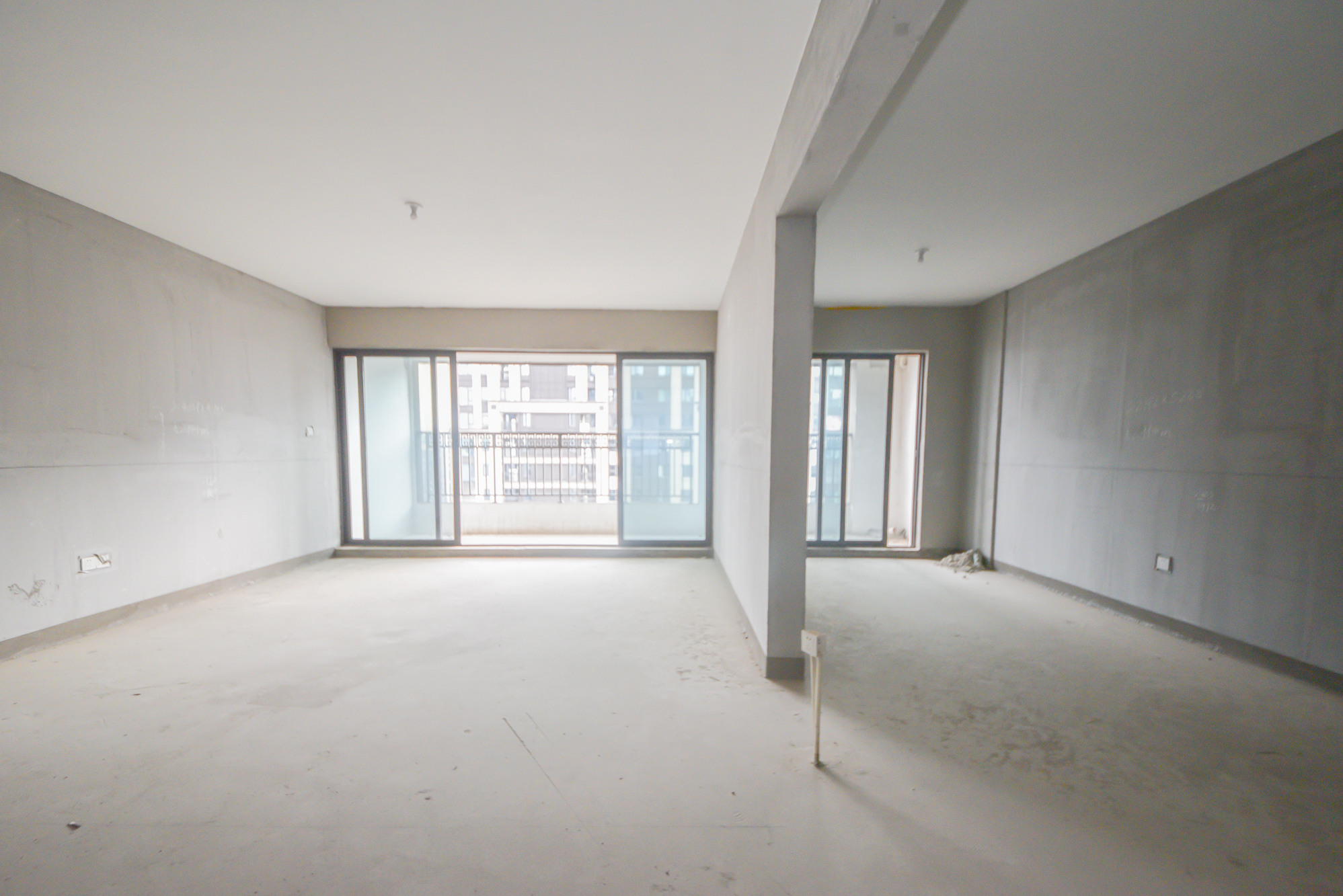 建发央玺(建发泱玺雅苑)  4室2厅3卫    350.0万 建发央玺(建发泱玺雅苑)  4室2厅3卫    350.0万客厅