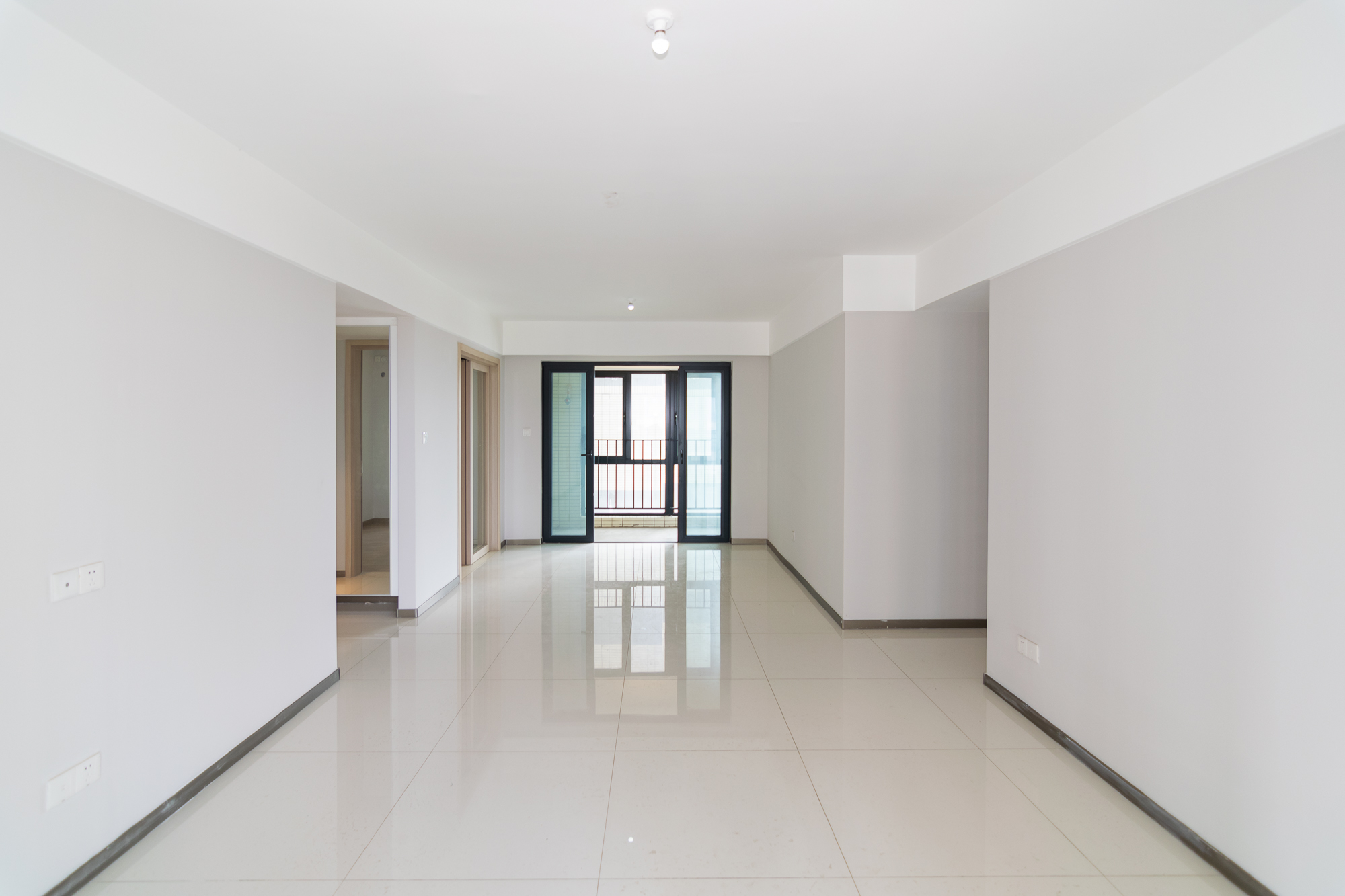 时代年华  4室2厅2卫    112.7万 时代年华  4室2厅2卫    112.7万客厅