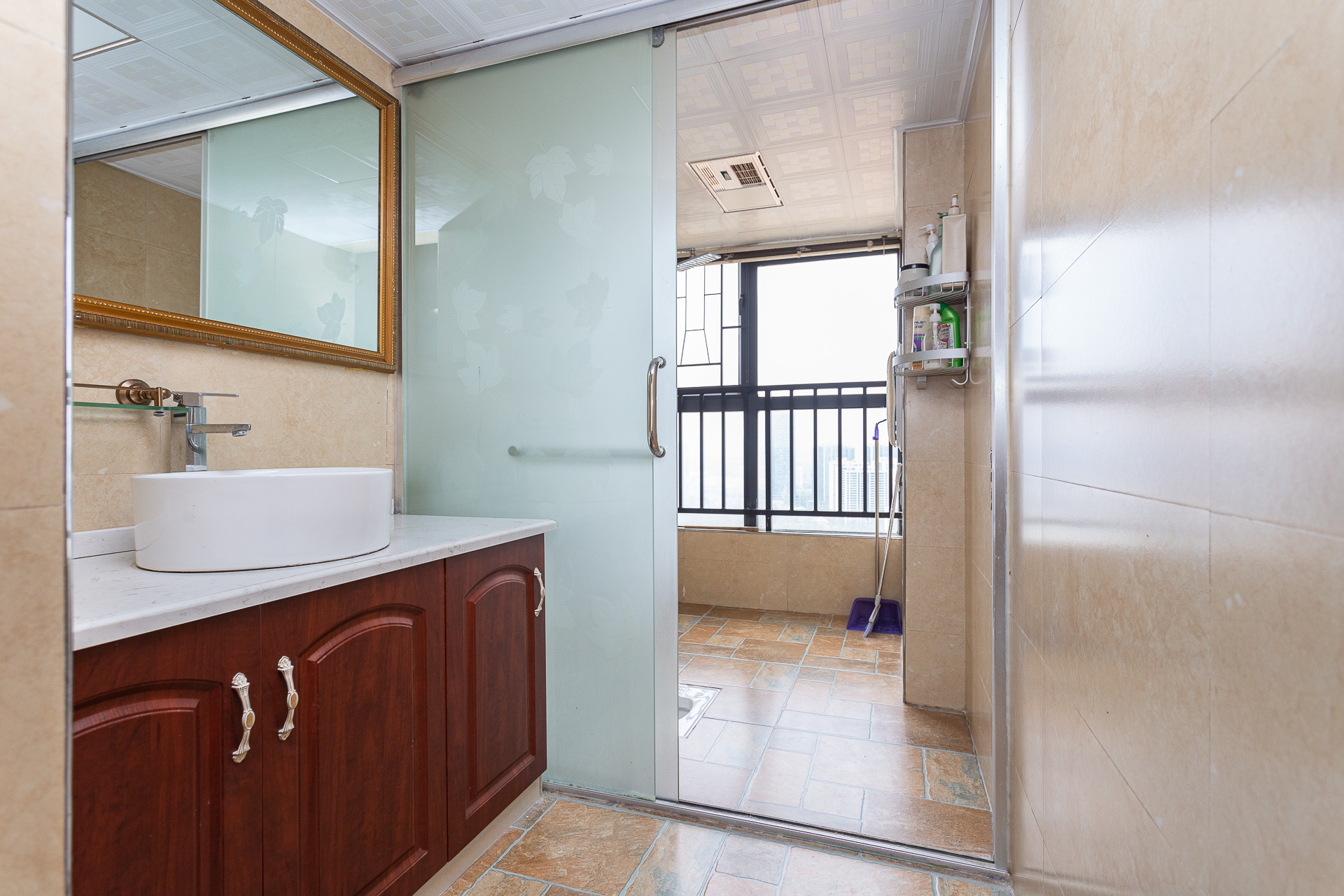 勤诚达新界 5室2厅2卫 110.0万 勤诚达新界 5室2厅2卫 110.0万卫生间