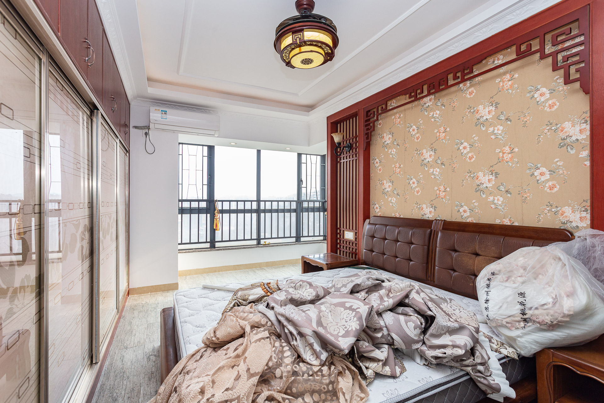 勤诚达新界 5室2厅2卫 110.0万 勤诚达新界 5室2厅2卫 110.0万卧室