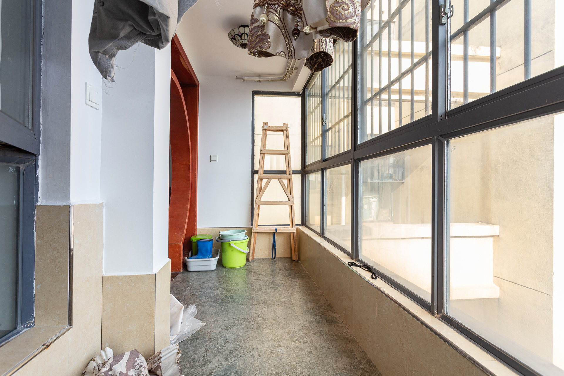 勤诚达新界 5室2厅2卫 110.0万 勤诚达新界 5室2厅2卫 110.0万阳台