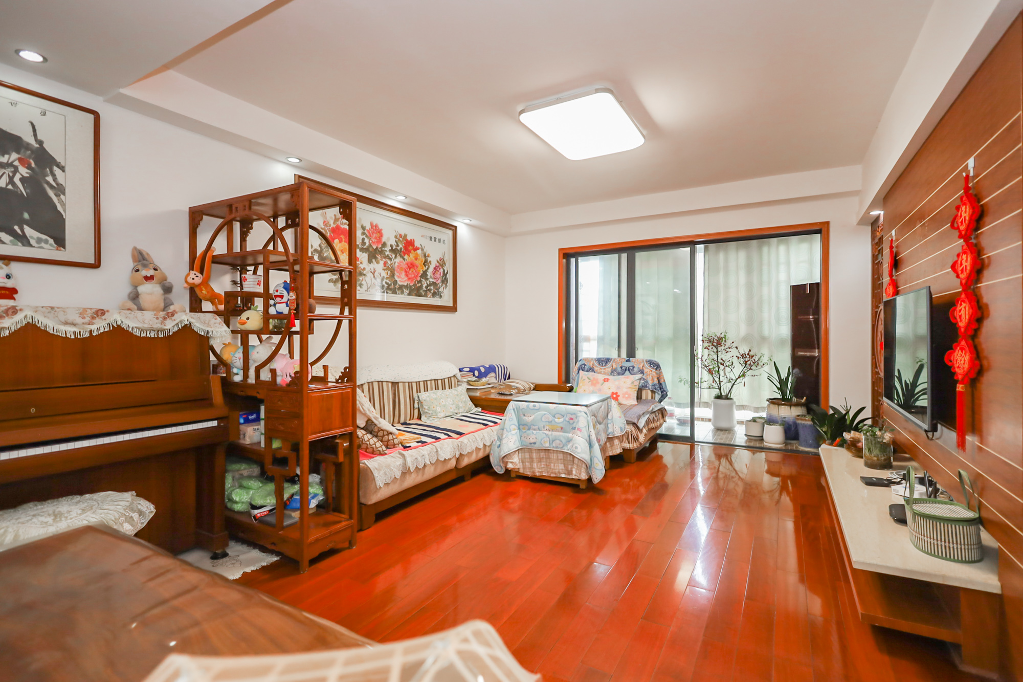 美林银谷  3室2厅2卫    125.0万 美林银谷  3室2厅2卫    125.0万客厅