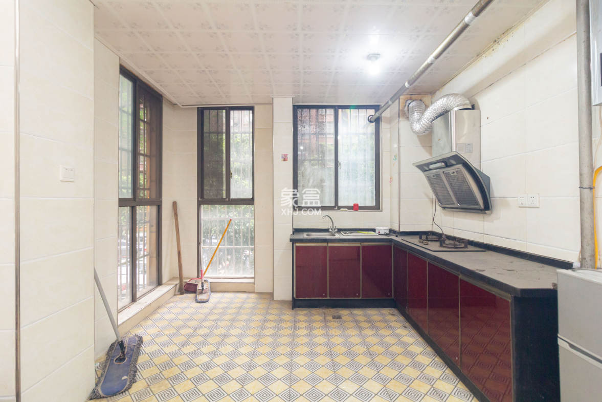 方略潇邦  3室2厅1卫    65.6万 方略潇邦  3室2厅1卫    65.6万厨房