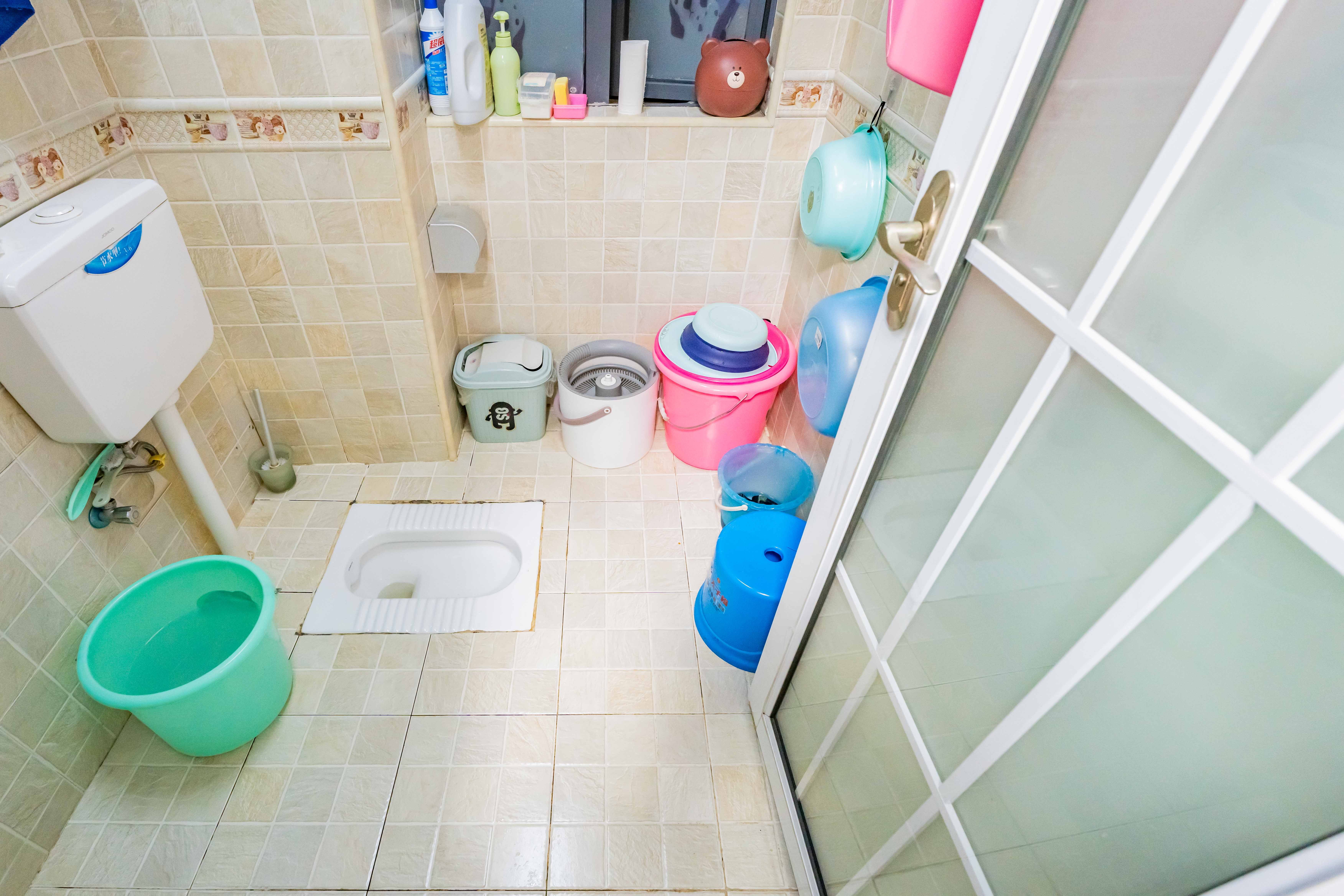 悦湖山  3室2厅1卫    68.0万 悦湖山  3室2厅1卫    68.0万卫生间