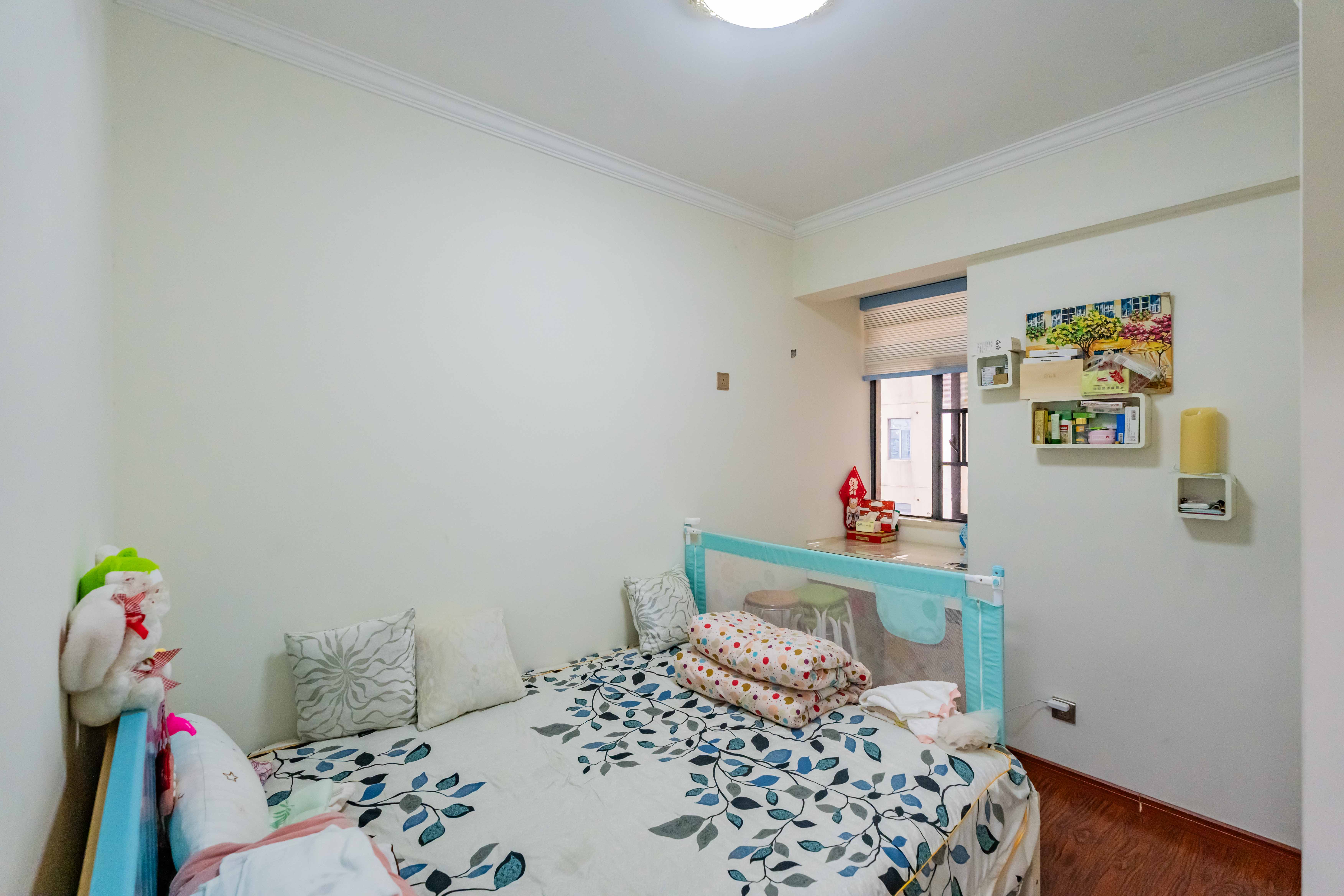 悦湖山  3室2厅1卫    68.0万 悦湖山  3室2厅1卫    68.0万卧室