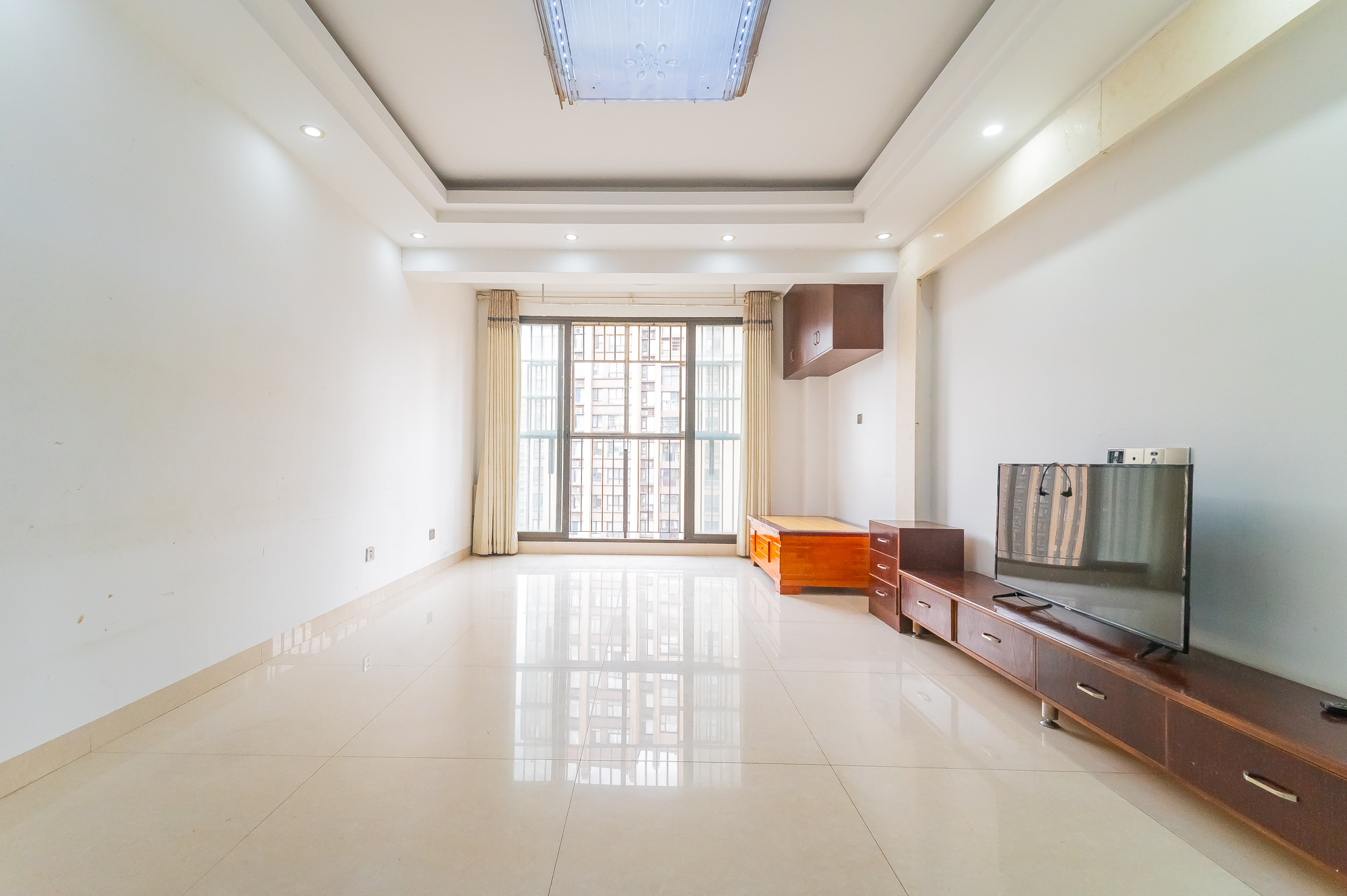 华润凤凰城三期  3室2厅1卫    78.8万客厅