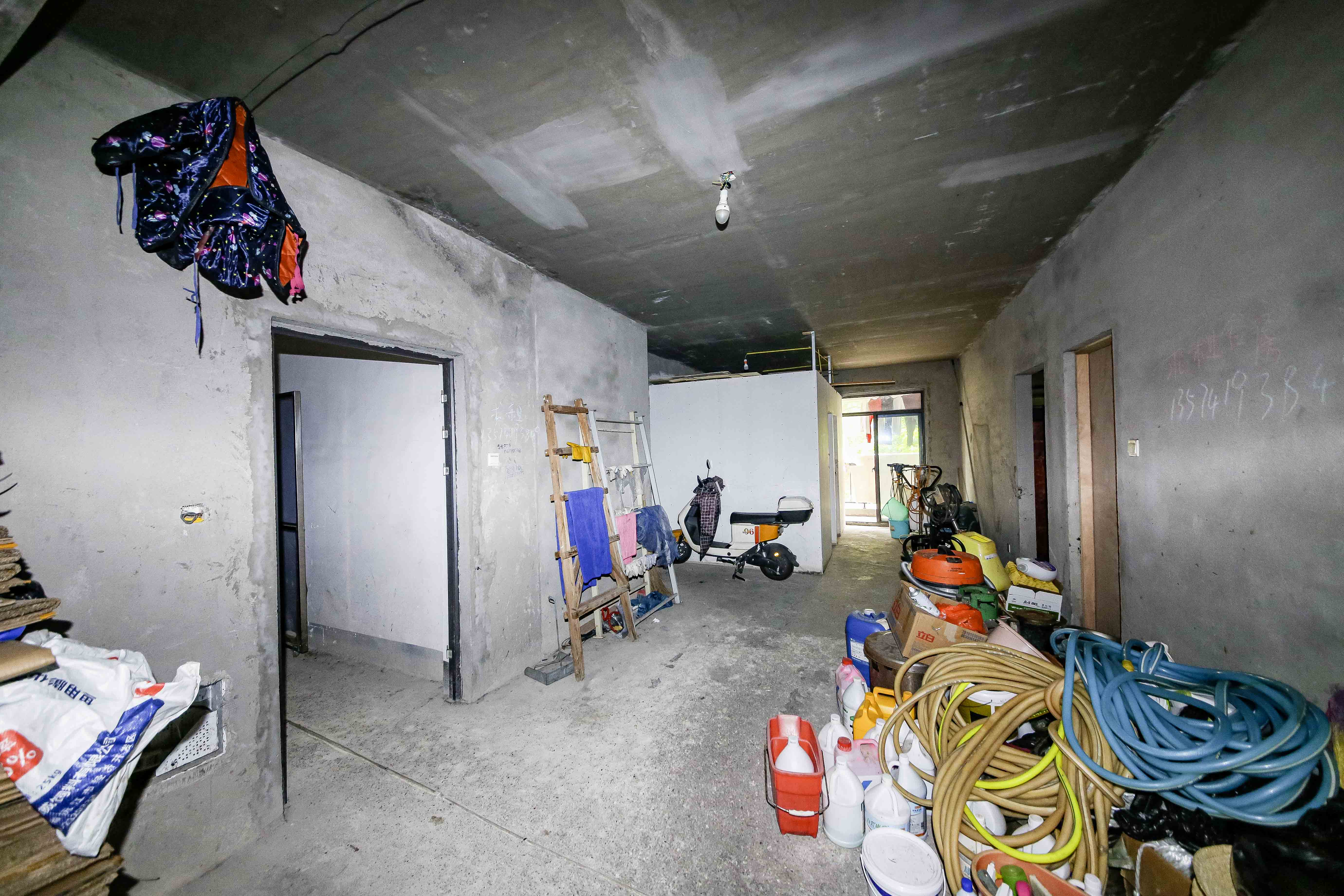 夏威夷碧水春城(碧桂园城市花园)  4室2厅2卫    99.0万 夏威夷碧水春城(碧桂园城市花园)  4室2厅2卫    99.0万客厅