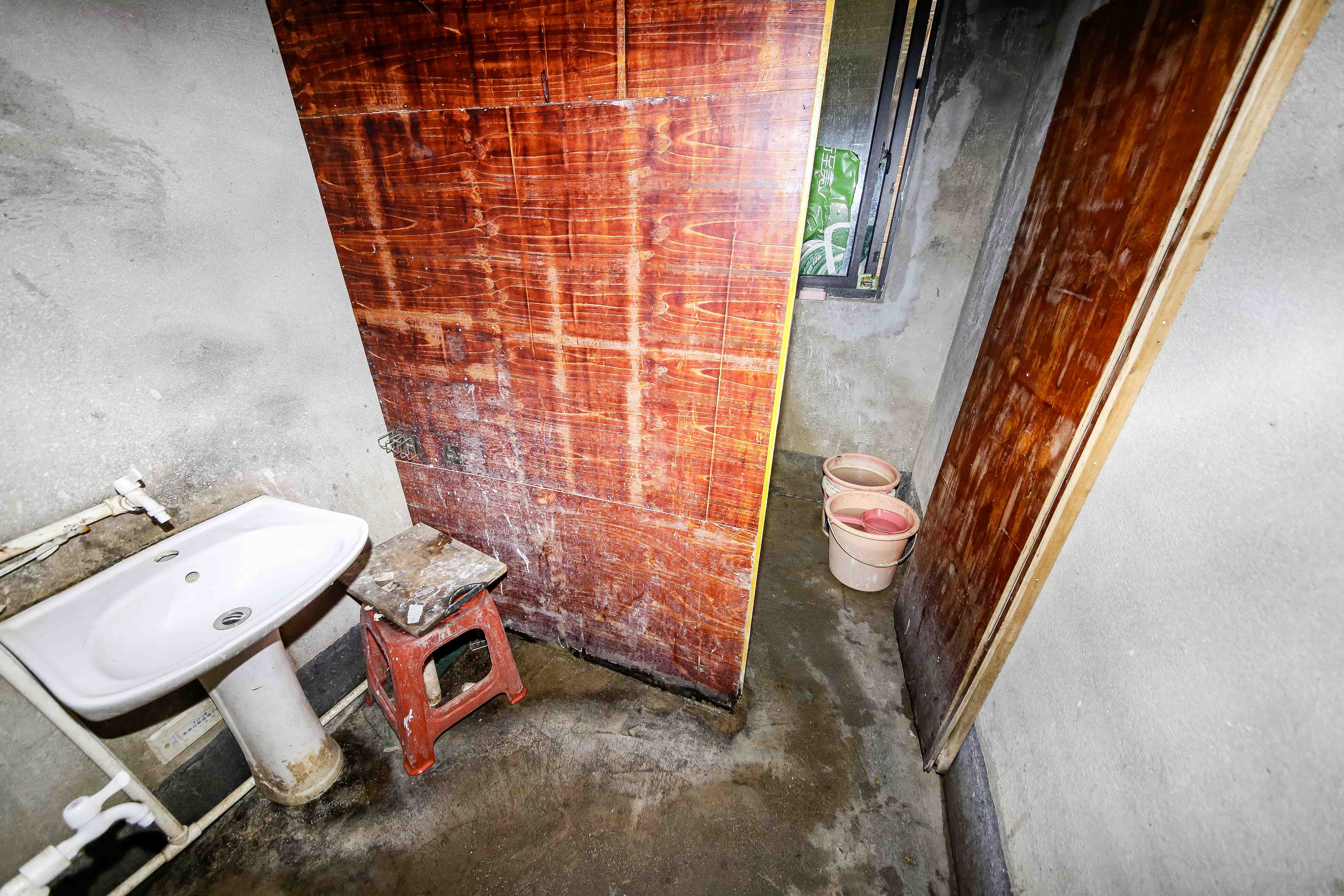 夏威夷碧水春城(碧桂园城市花园)  4室2厅2卫    99.0万 夏威夷碧水春城(碧桂园城市花园)  4室2厅2卫    99.0万卫生间