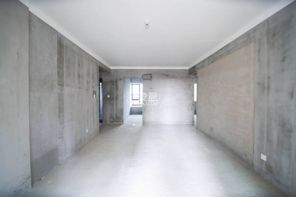 长房明宸府  4室2厅2卫    105.8万