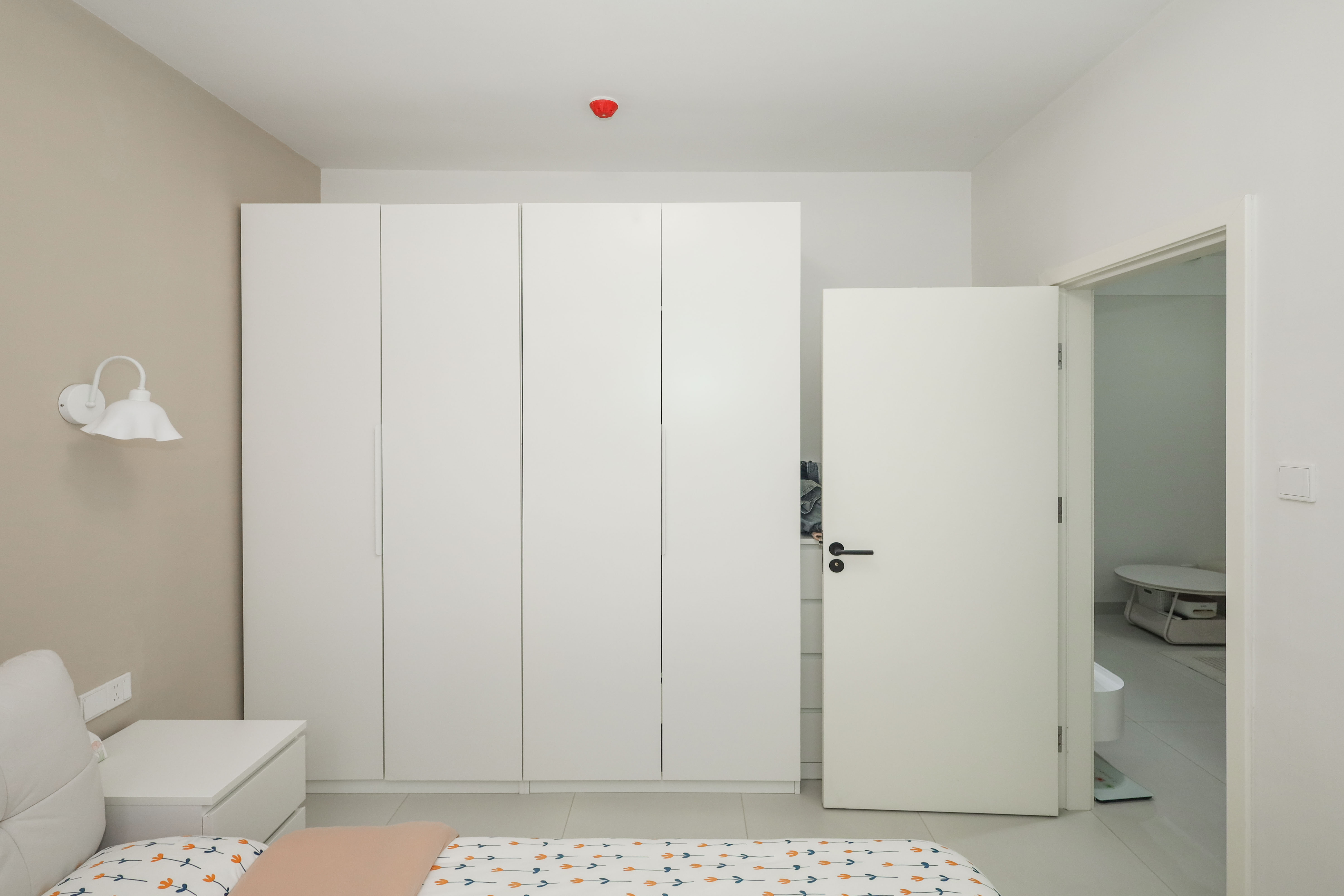 建发央著  2室1厅1卫   102.00万卧室