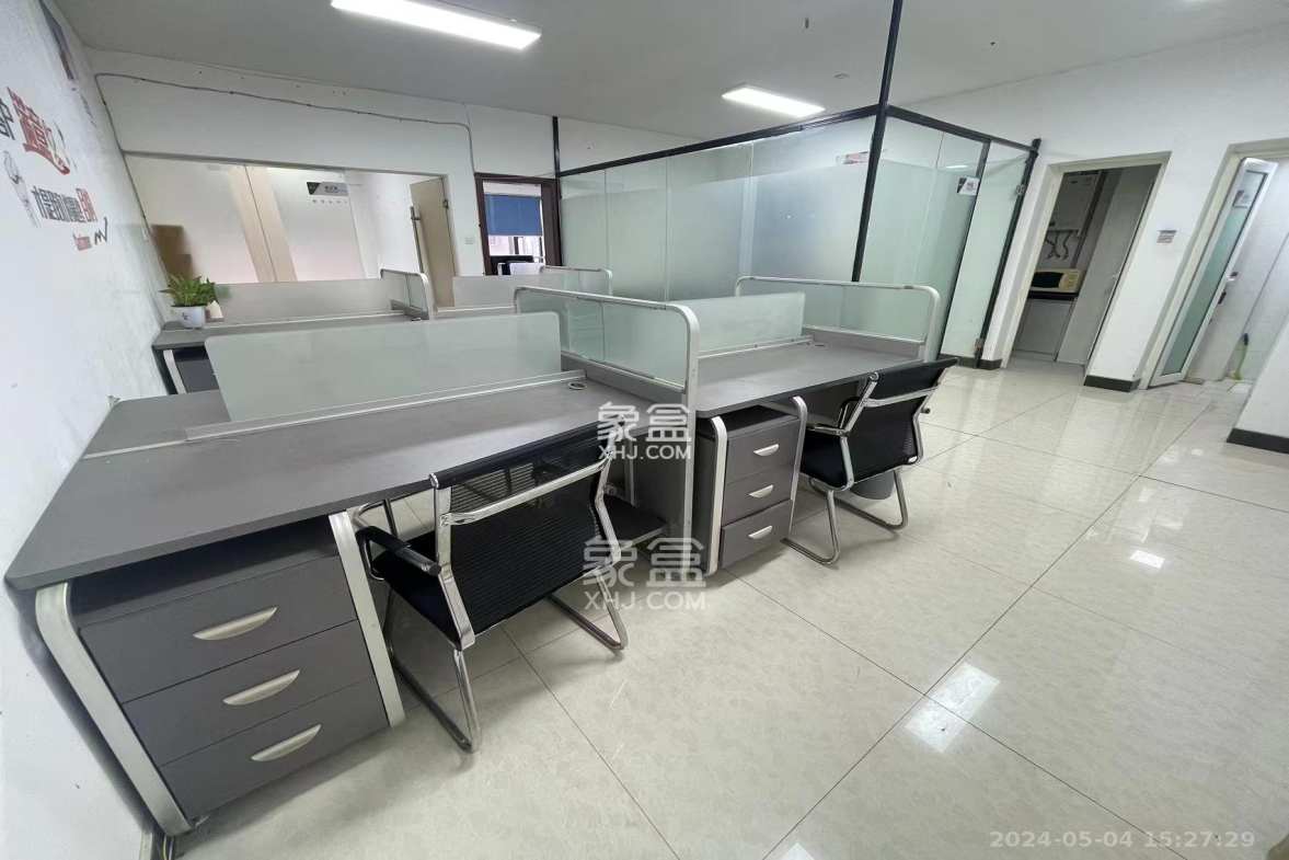 和庄 3室2厅1卫 2300.0元/月 和庄 3室2厅1卫 2300.0元/月室内图