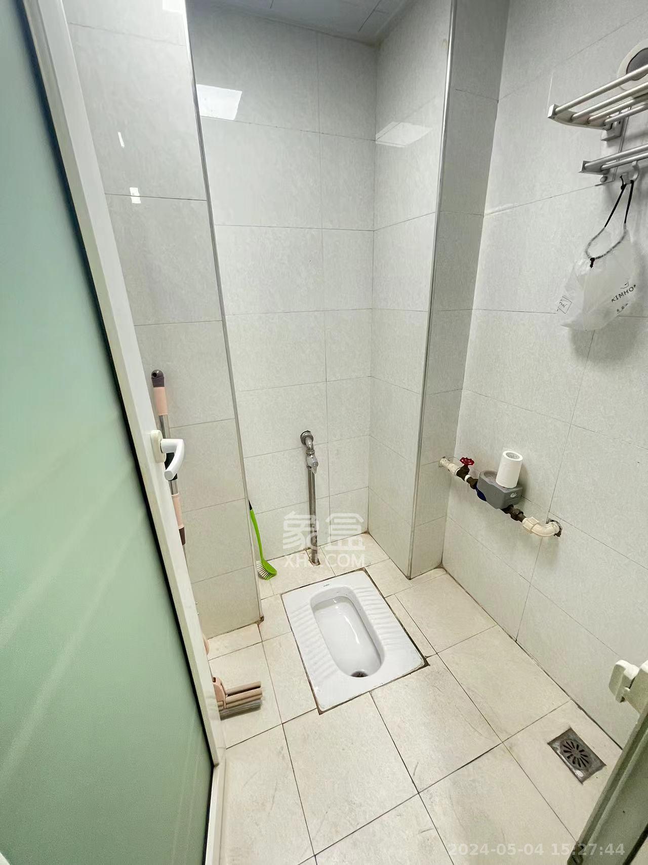 和庄  3室2厅1卫    2300.0元/月室内图