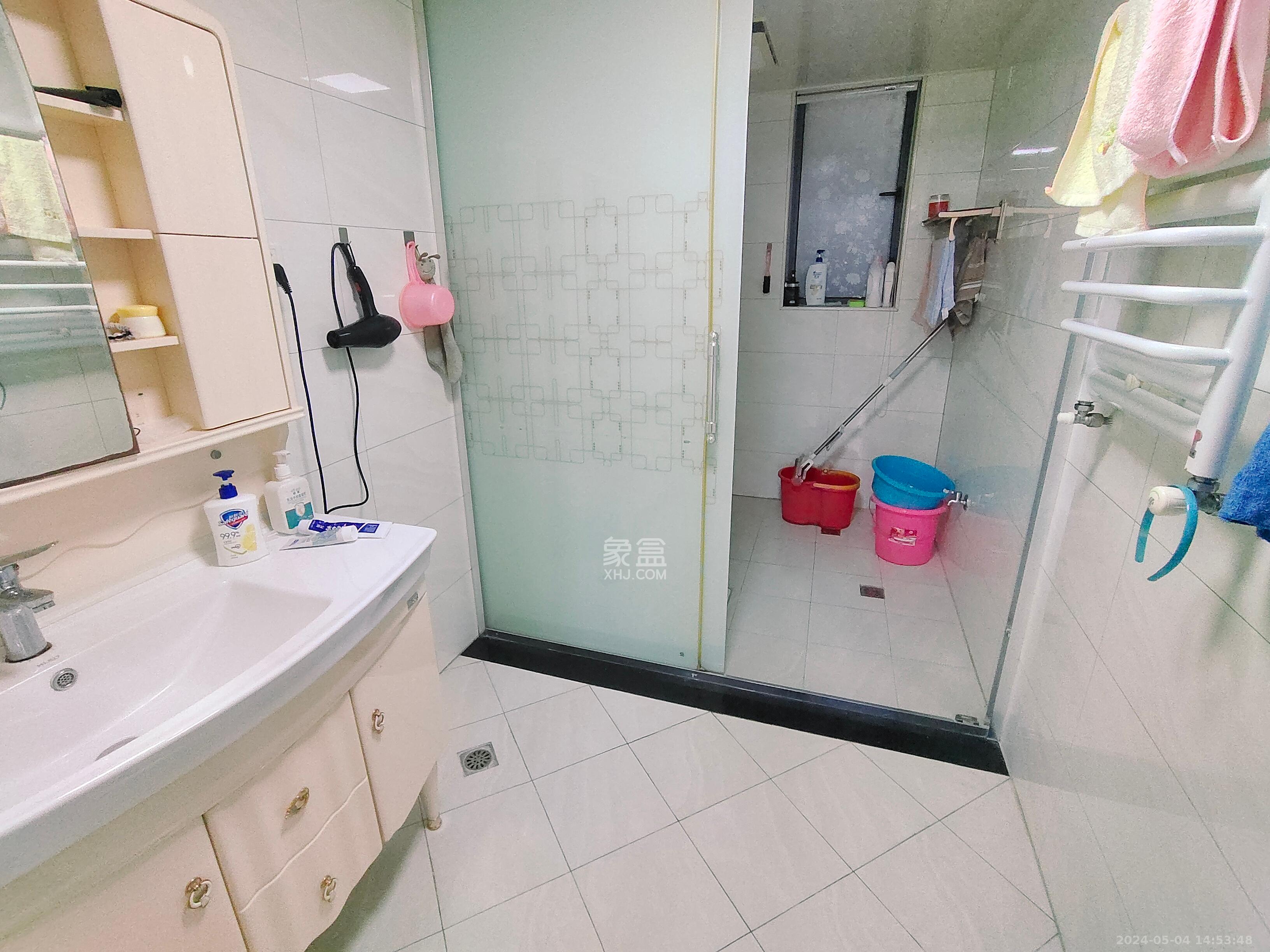 翡翠华庭  4室2厅2卫   5000.00元/月室内图