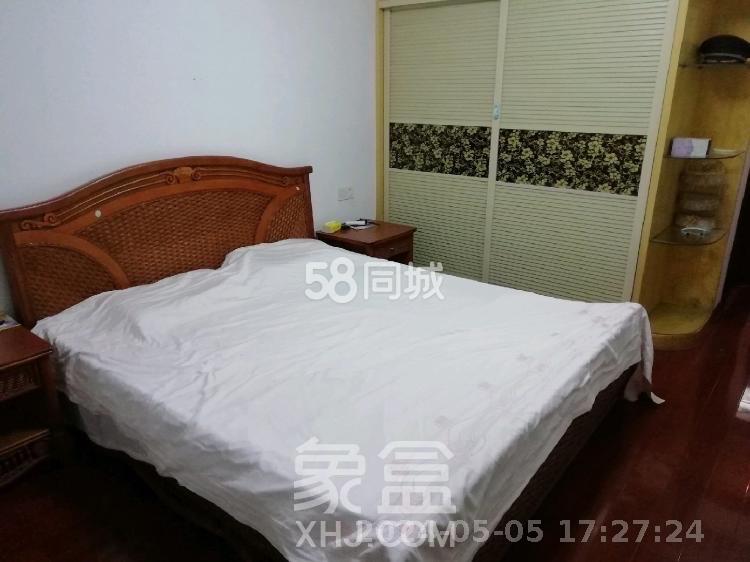 世景华庭  3室2厅2卫   1800.00元/月室内图