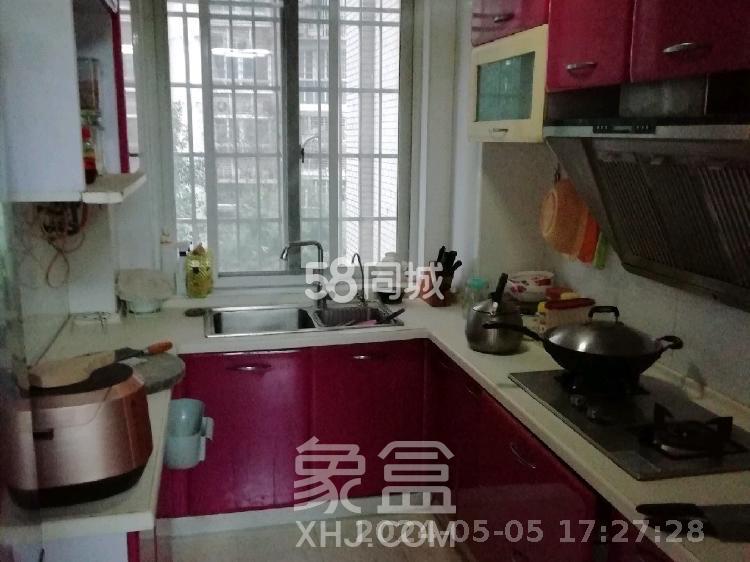 世景华庭  3室2厅2卫   1800.00元/月室内图