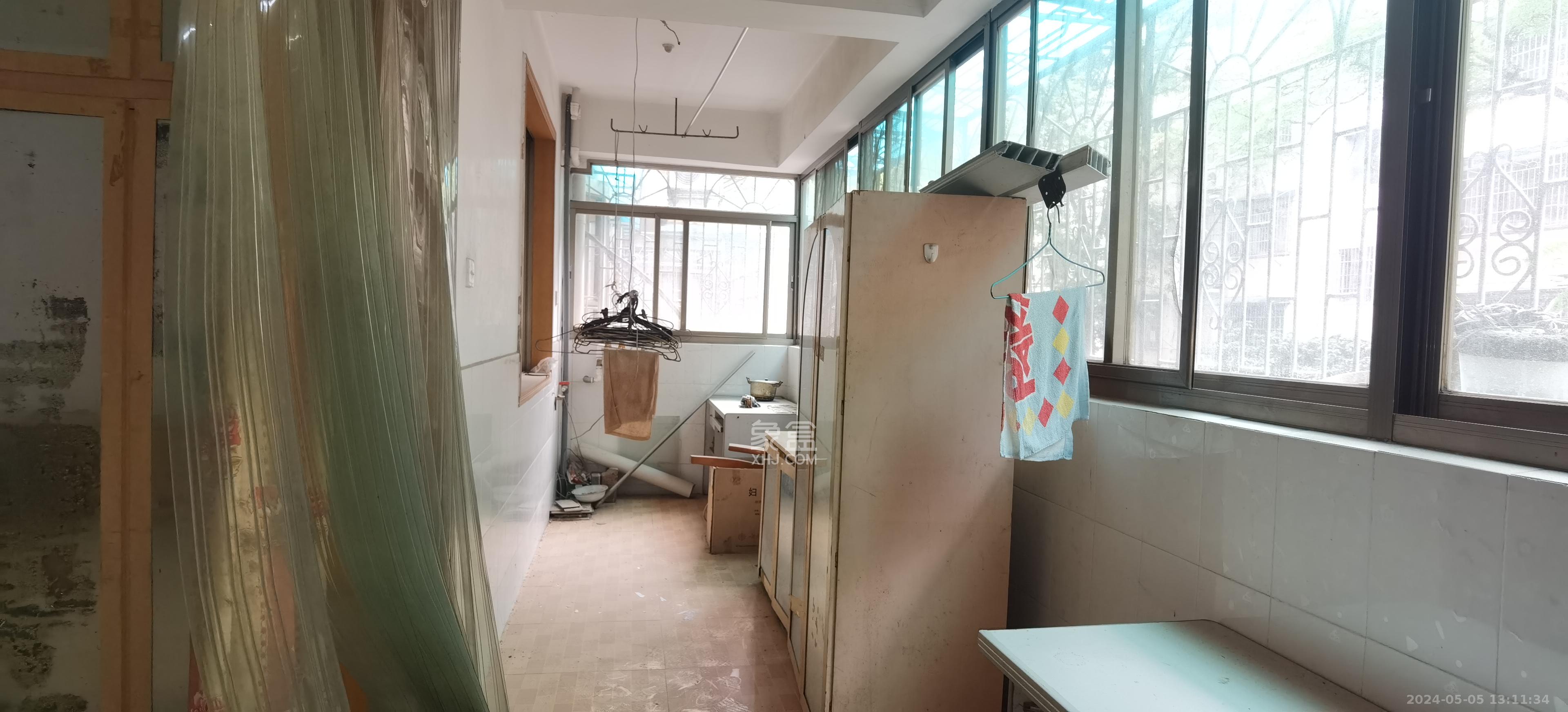 三湘小区  3室2厅2卫   2000.00元/月室内图