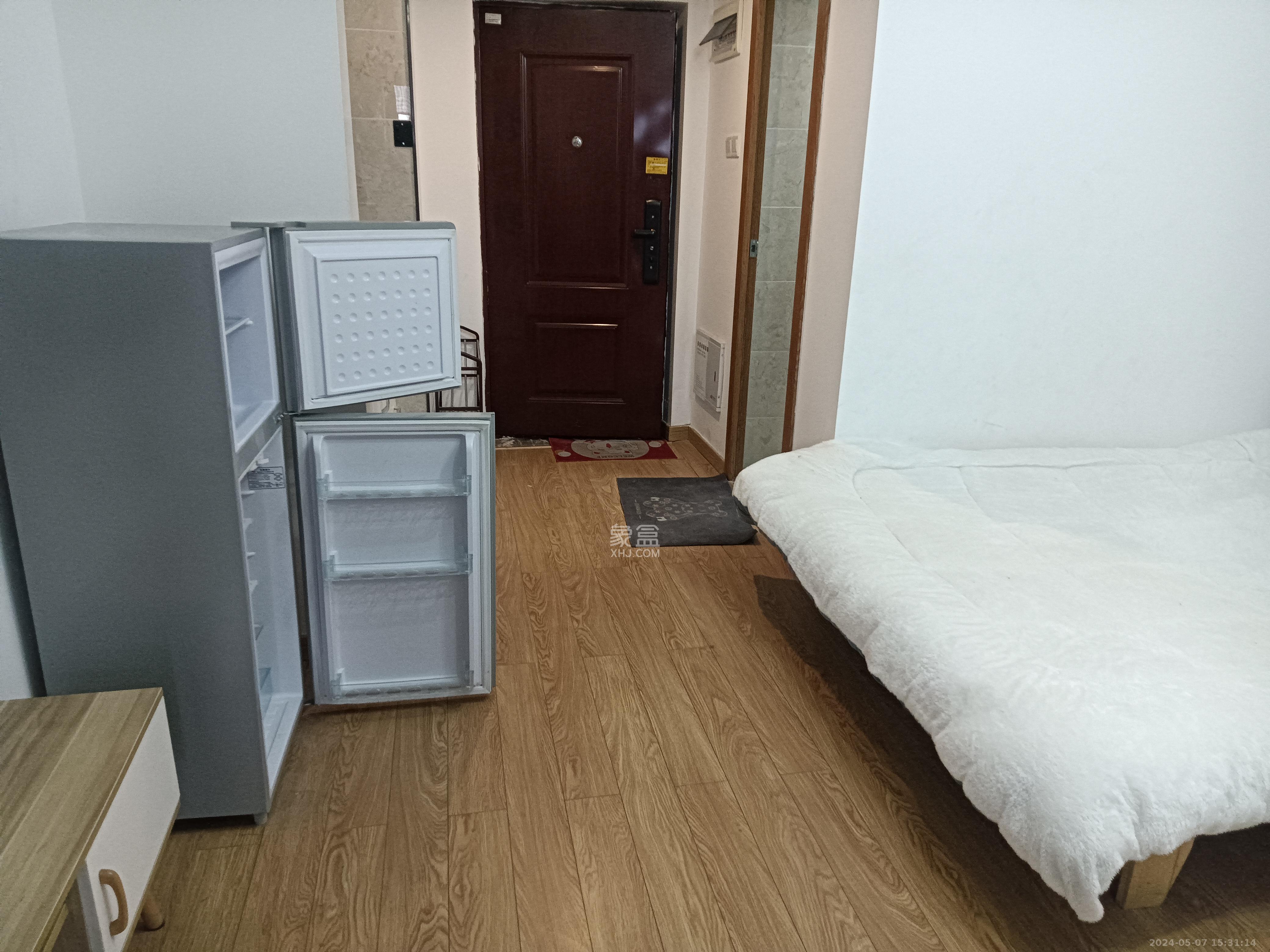 荣泰广场  1室1厅1卫   1500.00元/月室内图