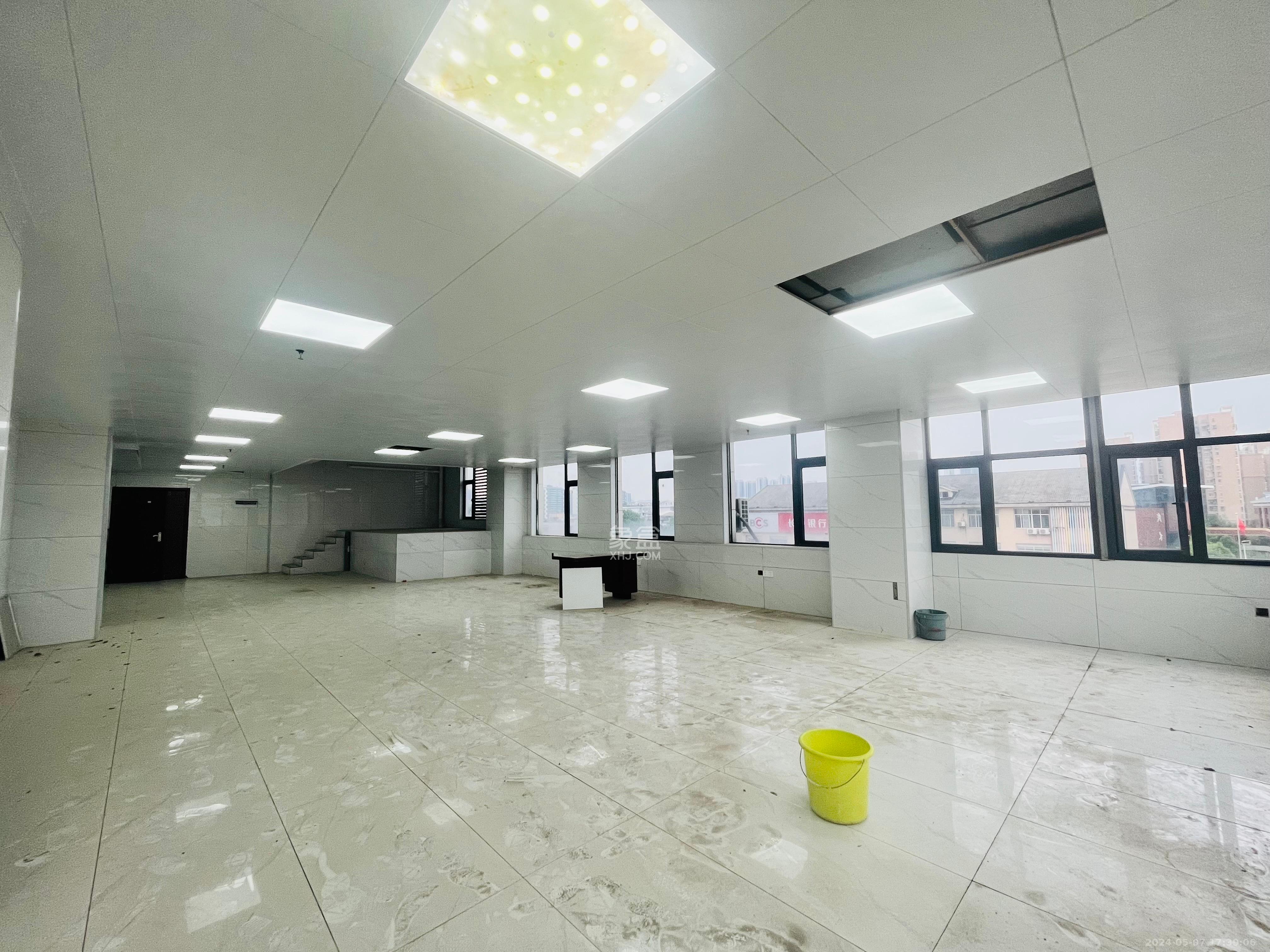 梅溪湖家居建材城  5室0厅0卫   7500.00元/月室内图