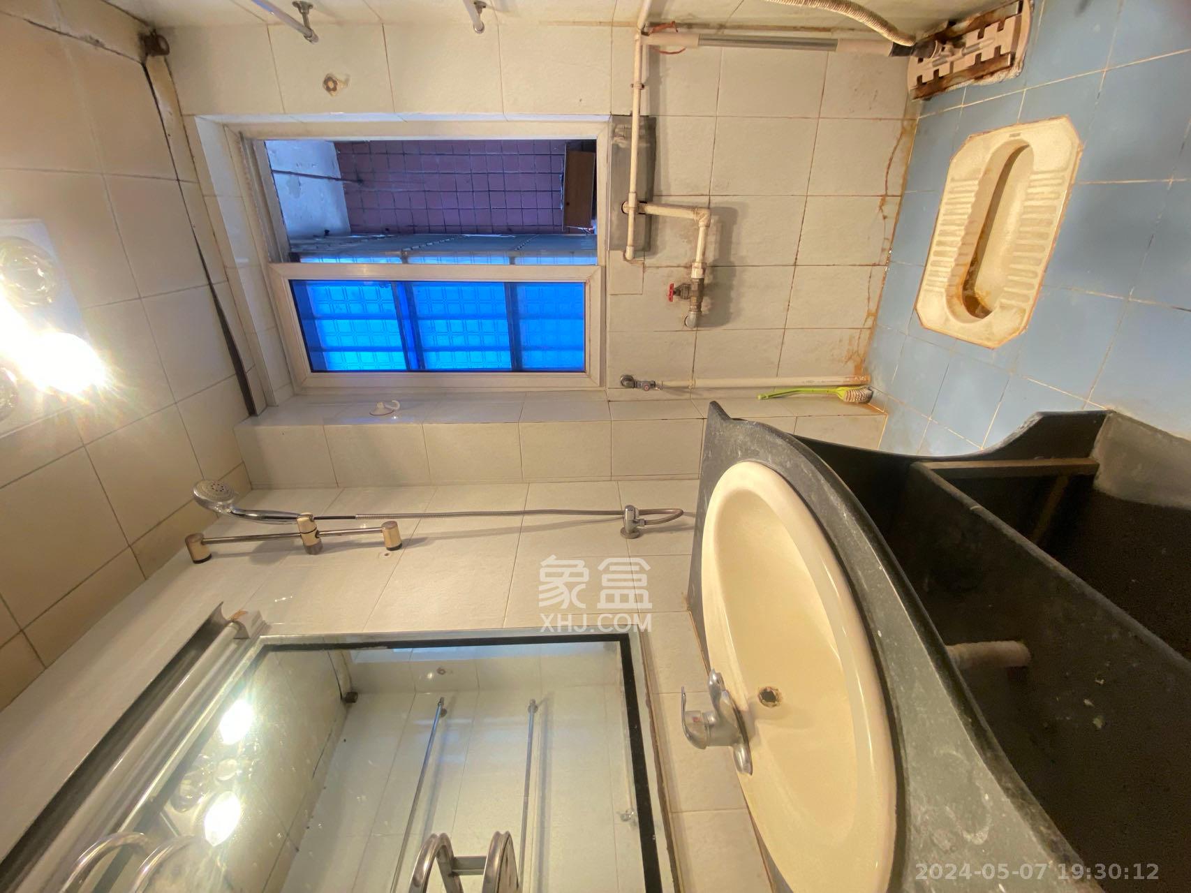 四方小区  3室2厅1卫   2100.00元/月室内图
