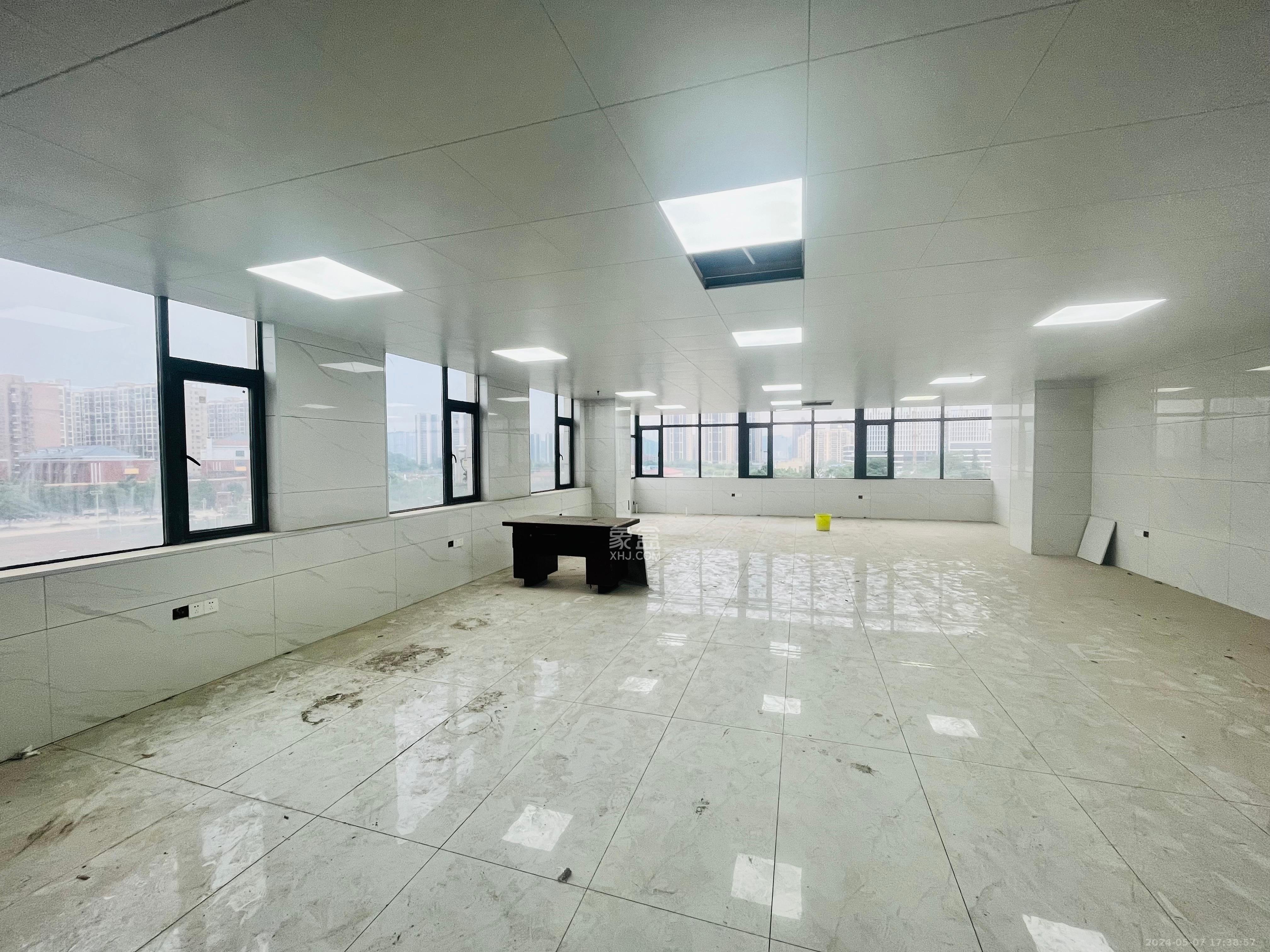 梅溪湖家居建材城  5室0厅0卫   7500.00元/月室内图