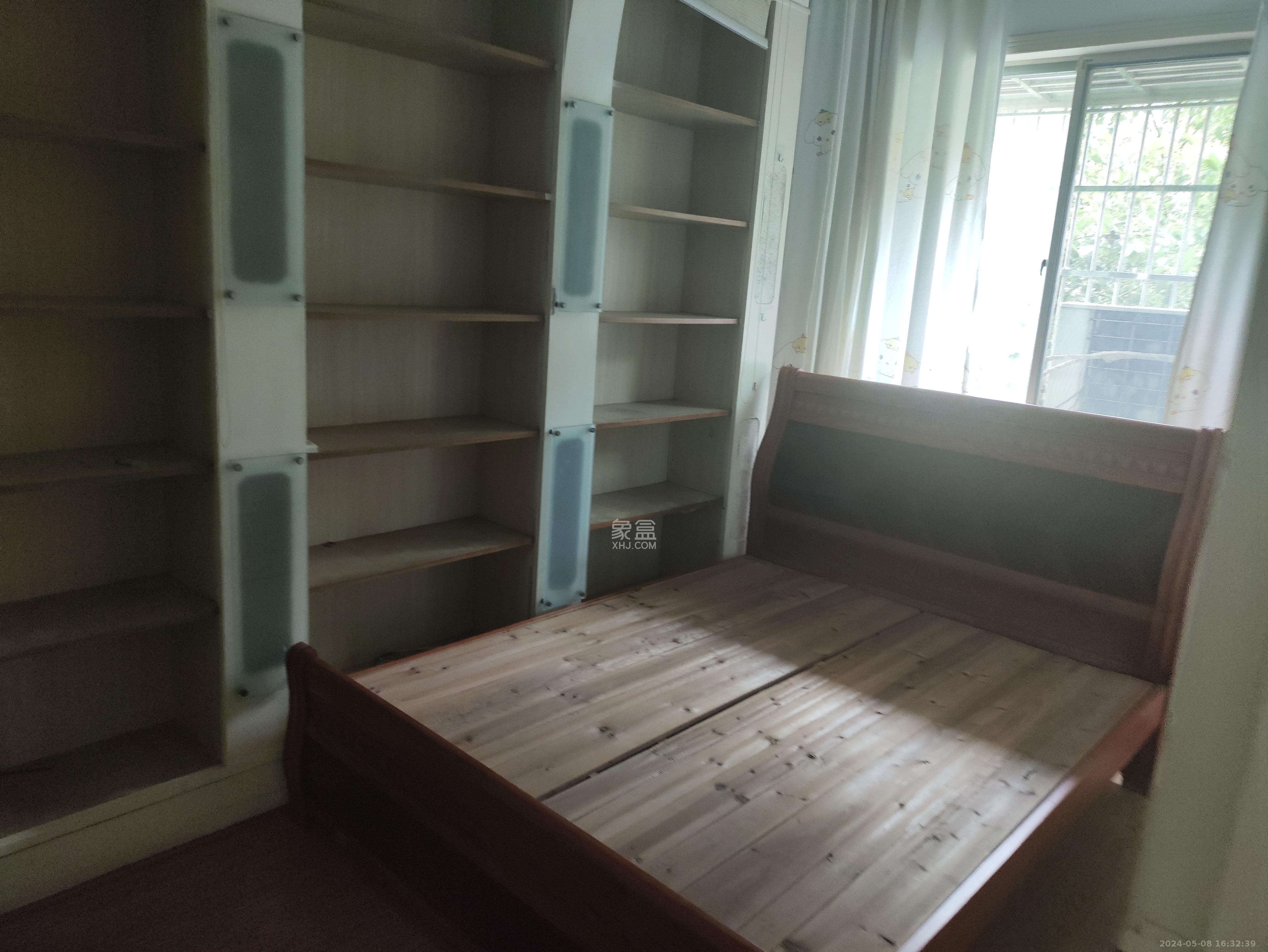 中南汽车世界  3室2厅1卫   1400.00元/月室内图