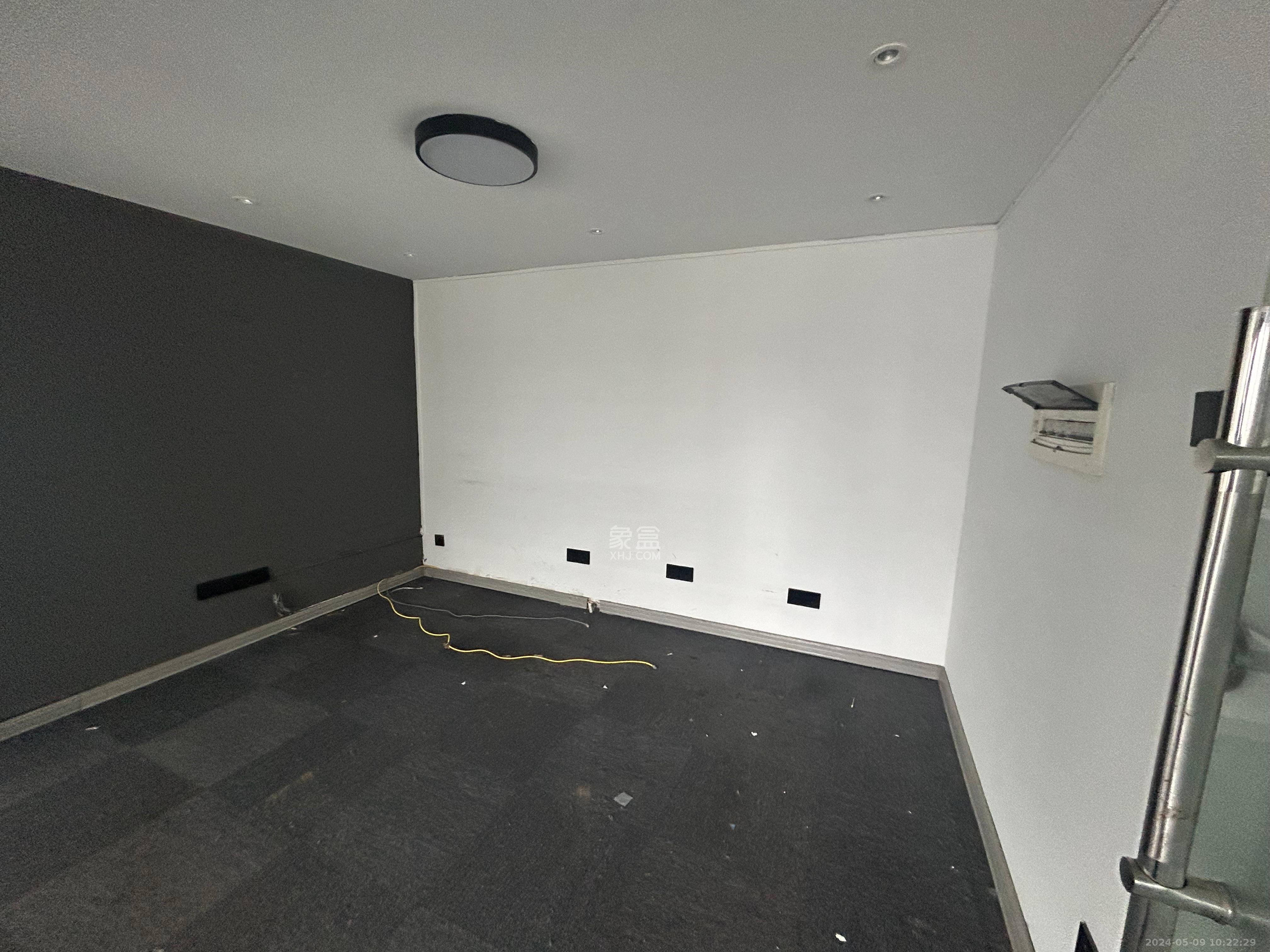 摩天一号  0室0厅0卫   18000.00元/月室内图