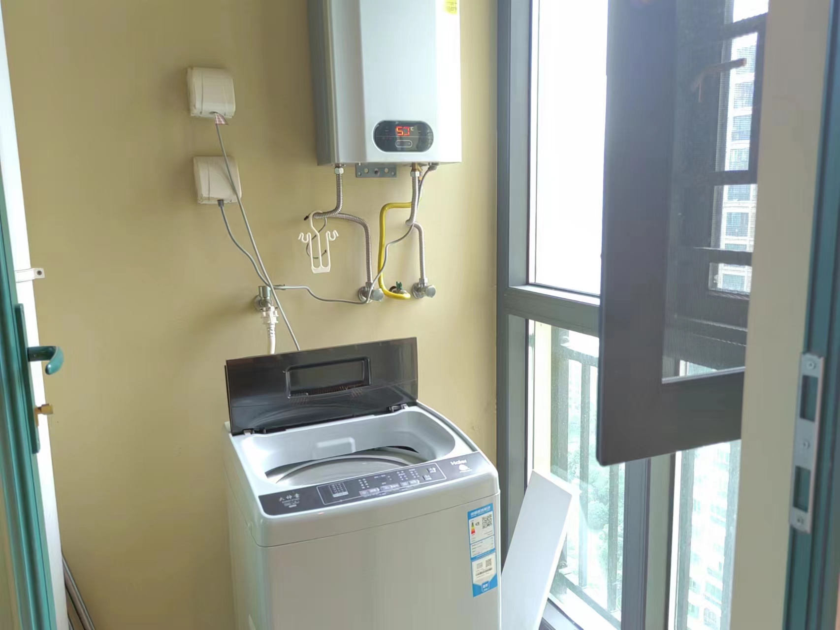 恒大绿洲  3室2厅2卫    1600.0元/月室内图